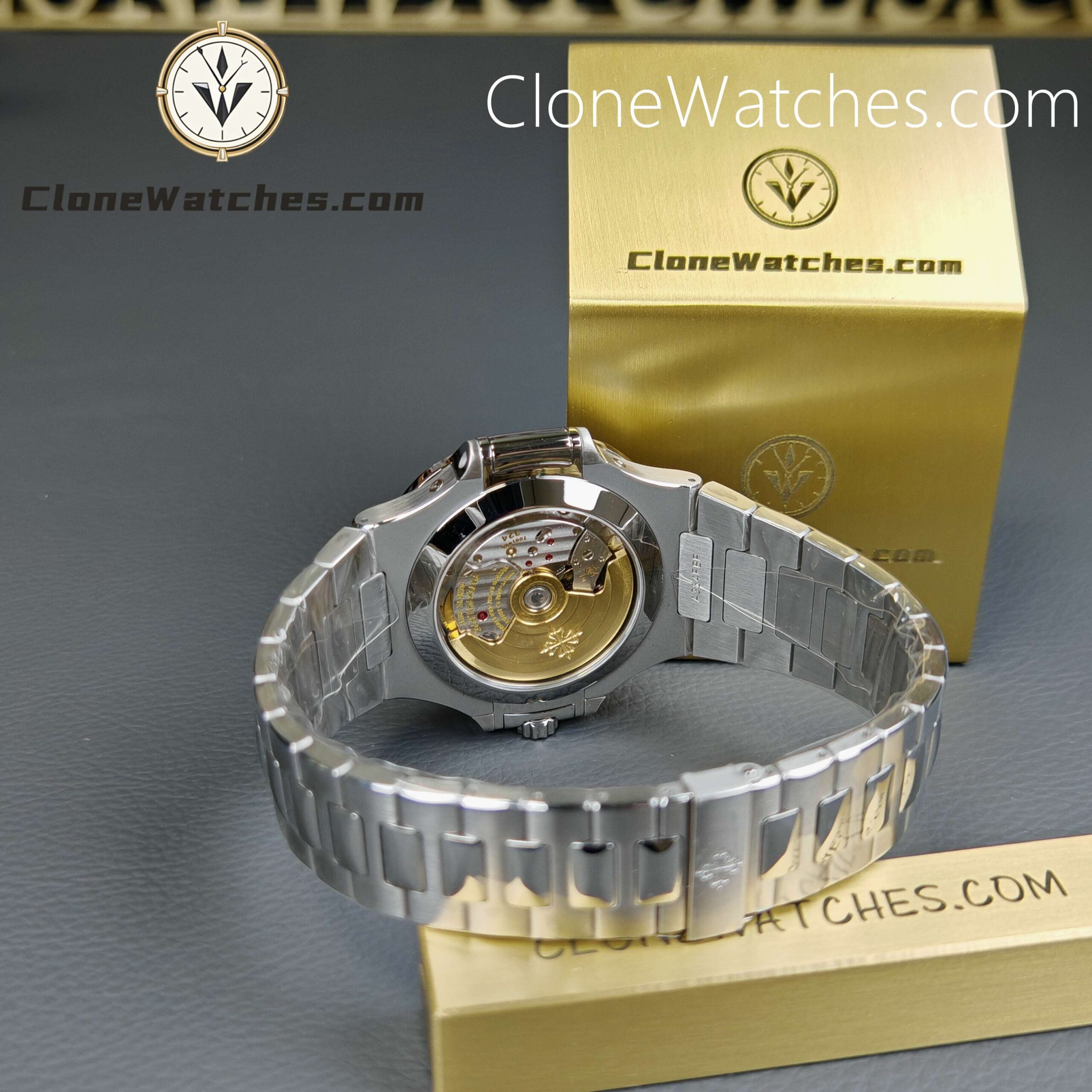 Patek Philippe Super Clone Watches 1:1 Nautilus 5726 Annual Calendar Blue Dial
