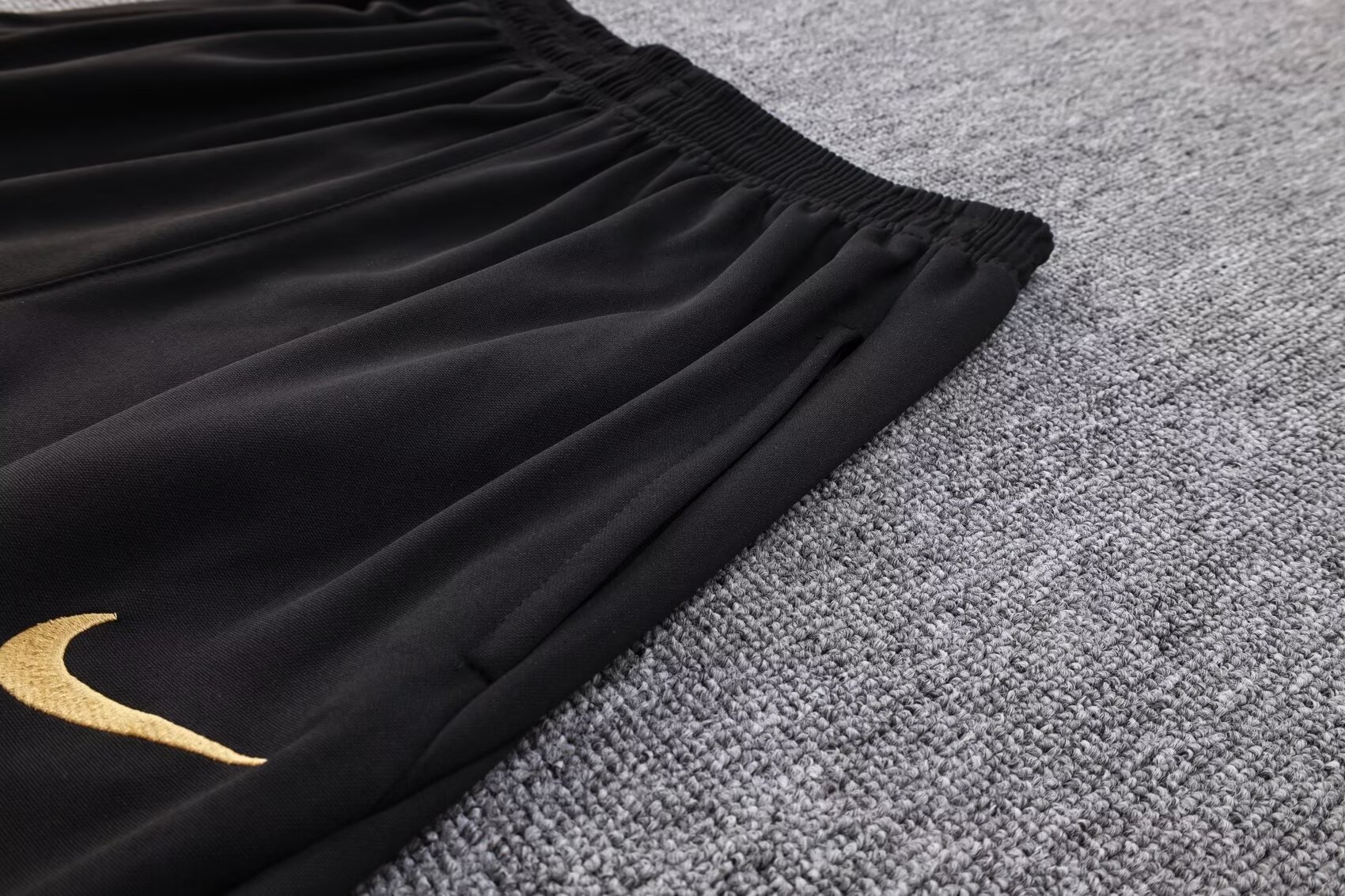 2023/2024 Chelsea Half Pull Training Wear White Football Shirt 1:1 Thailand Quality Suit