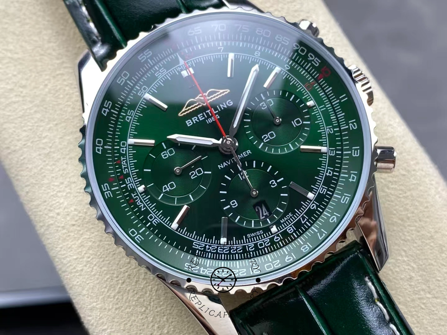 Breitling Navitimer B01 Chronograph AB01382B1L1P1 43mm Green Strap Replica