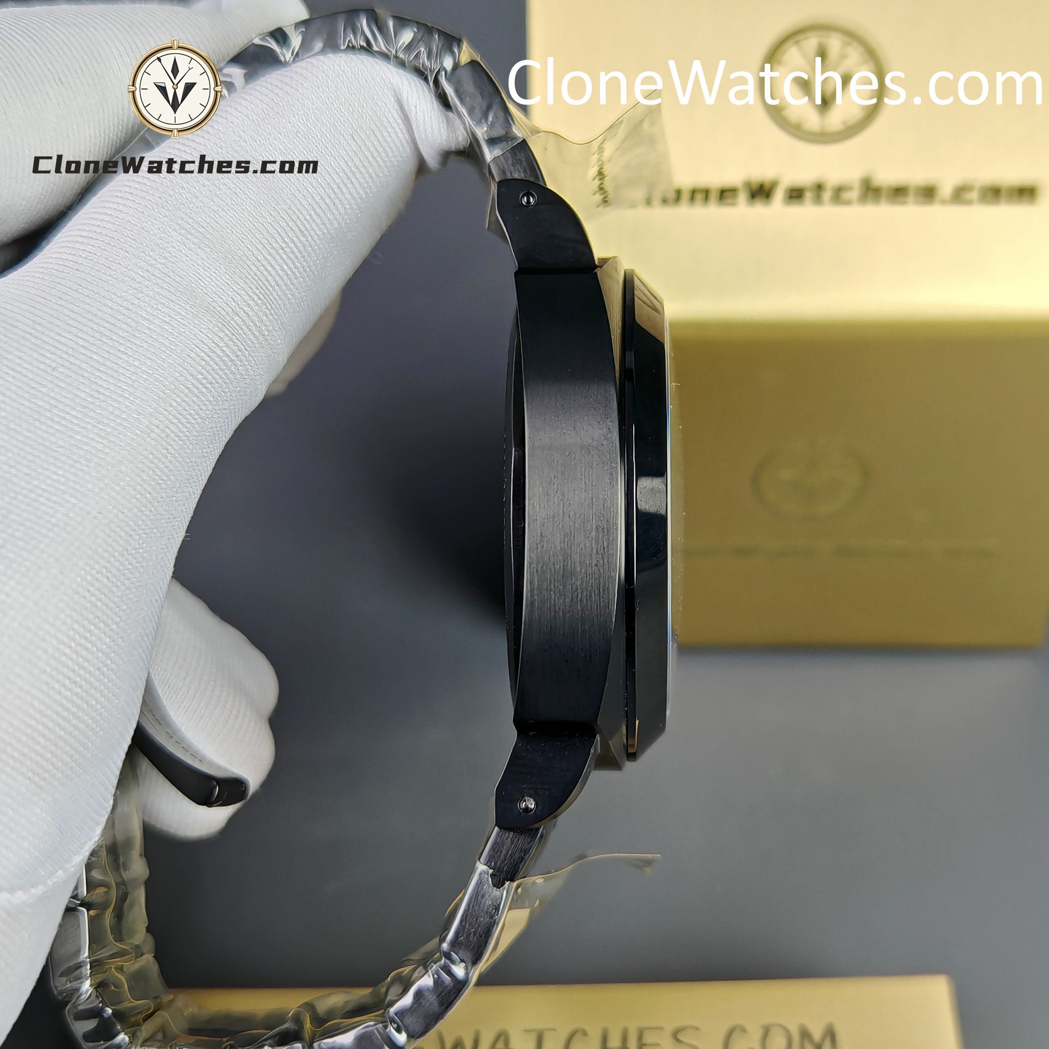 Panerai Super Clone Watches 1:1 White Dial Black Bracelet 44mm