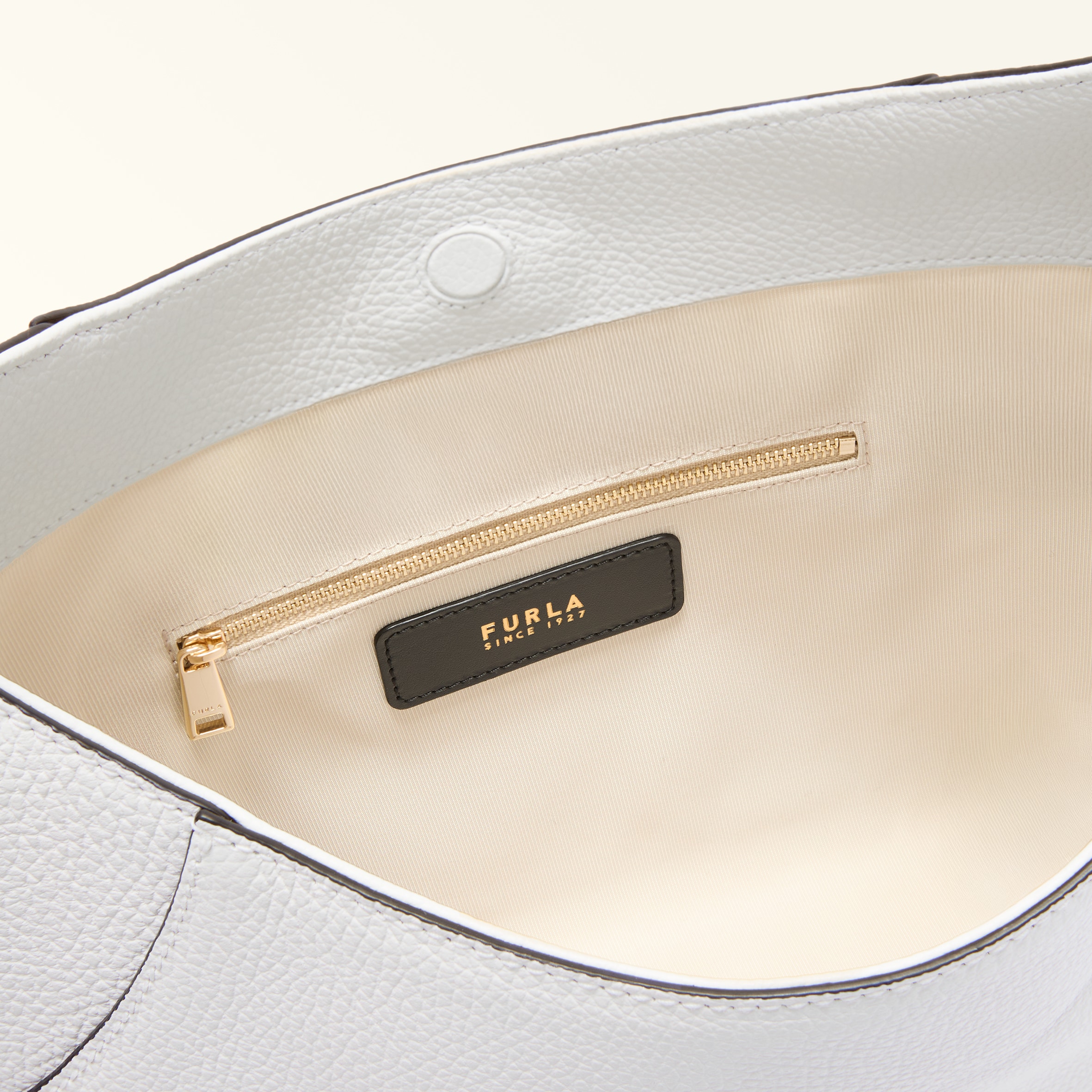 Furla Lara Shoulder Bag M