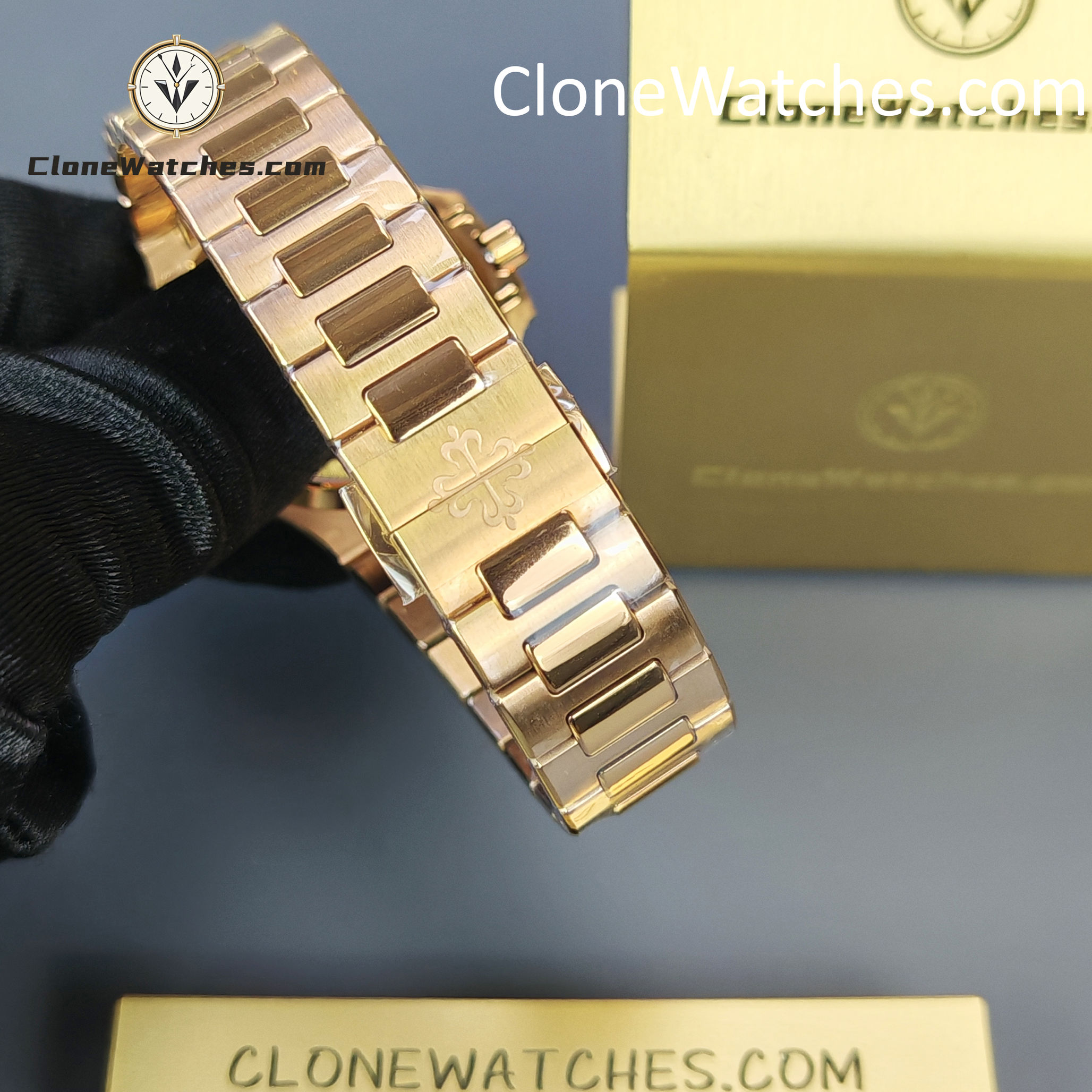 Patek Philippe Super Clone Watches 1:1 Nautilus Rose Gold 7118/1300R-001 35.2 mm