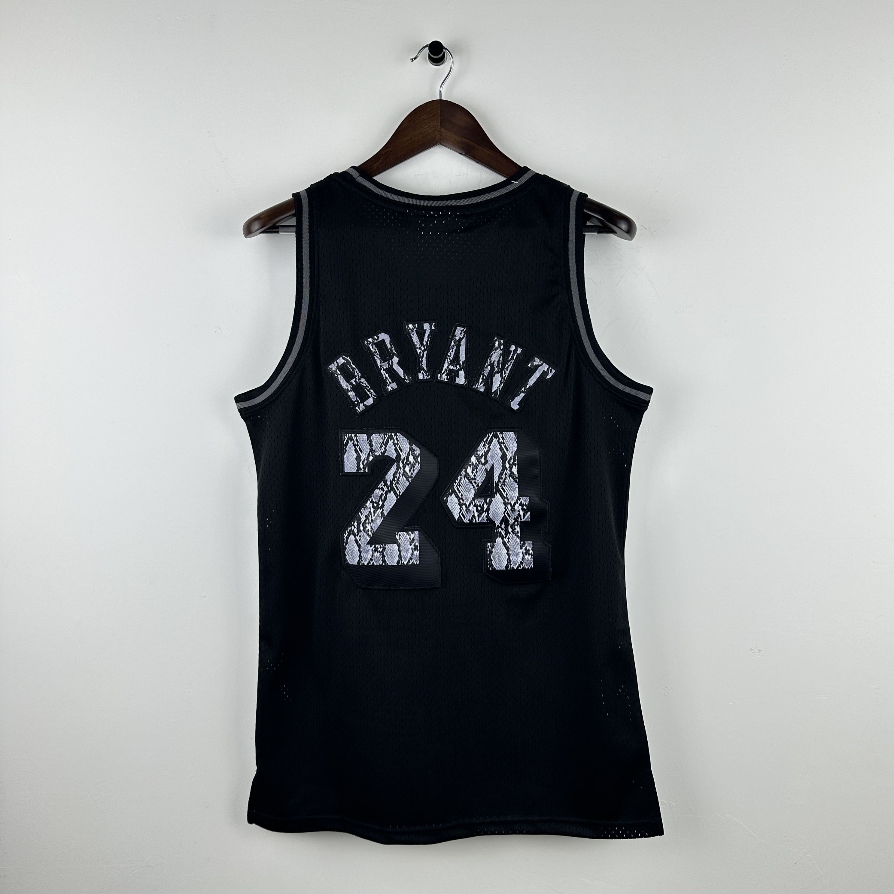 Embroidered MN Retro Jersey Lakers Black No. 24 Kobe