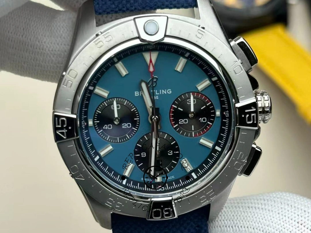 Breitling Avenger B01 Chronograph 44 Replica Automatic Men's Watch AB0147101C1X1
