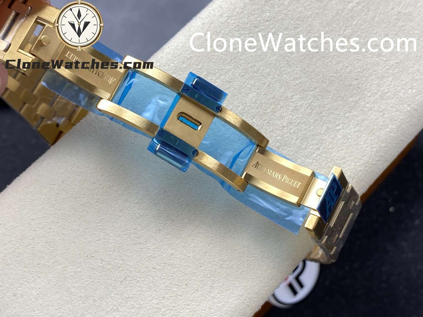 Audemars Piguet Super Clone Watches 1:1 Royal Oak 18K Gold 15202BA 39MM