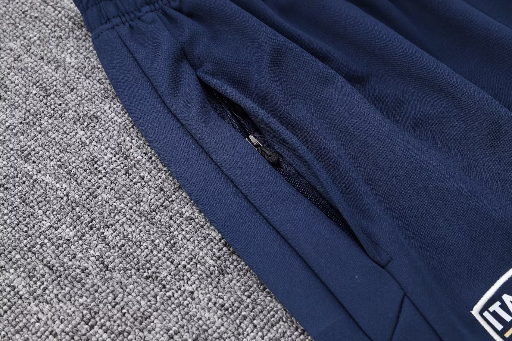 2023/2024 Italy Half-Pull Training Suit Off-White Soccer Shirt Set