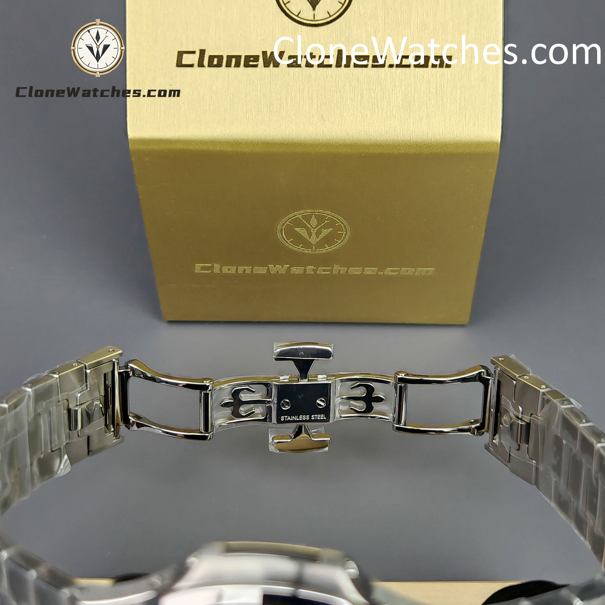 Patek Philippe Super Clone Watches 1:1 Nautilus Moon Phase 5712 Tiffany & Co Blue Dial New Clasp