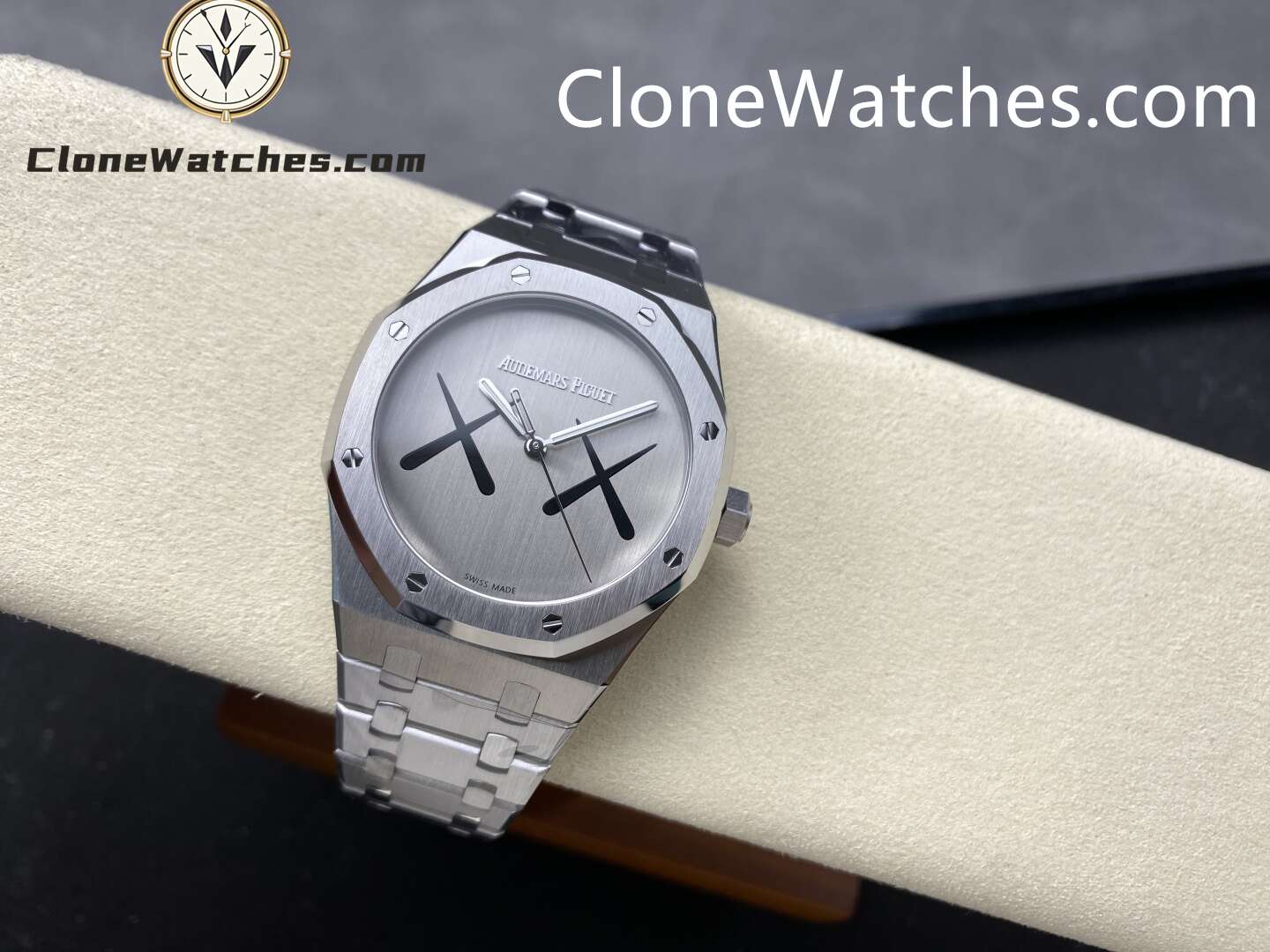 Audemars Piguet Super Clone Watches 1:1 Royal Oak x Kaws Sliver XX Dial 41 mm