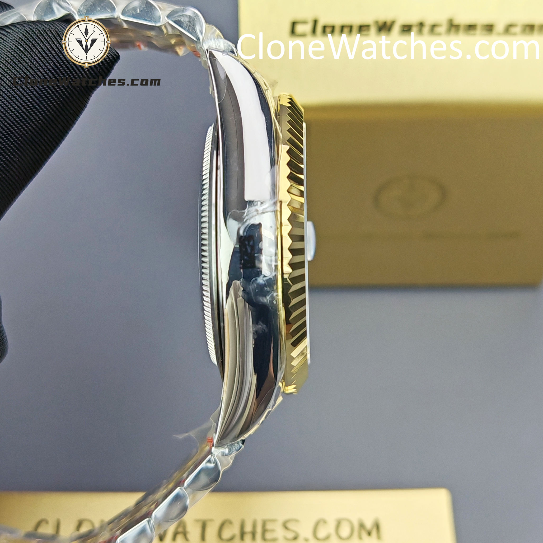 Rolex Super Clone Watches 1:1 Sky Dweller White Dial Jubilee m336933-0006 42MM