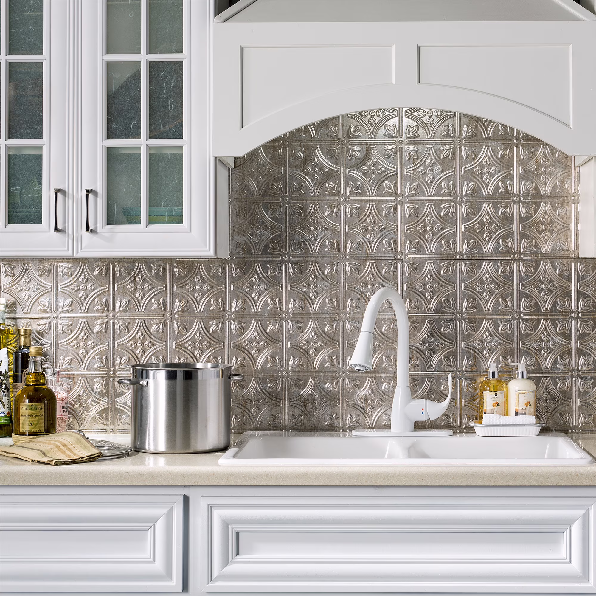 FASÄDE Traditional Style 1 Decorative Vinyl Backsplash Panel in Vintage Metal (6X6 Inch Sample)