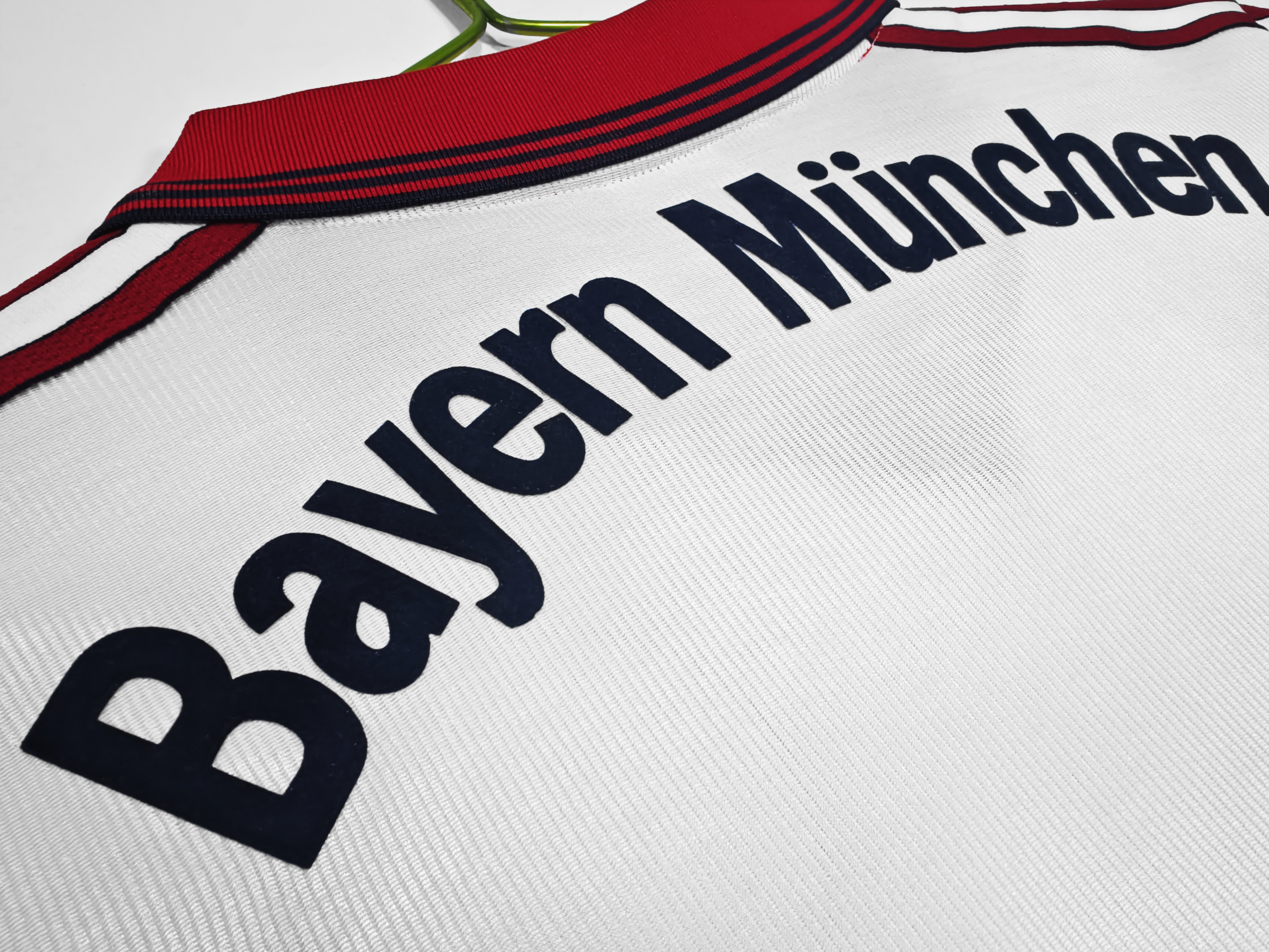 1998/00 Bayern Munich Away Retro Jersey 1:1 Thai Quality - Fans Edition