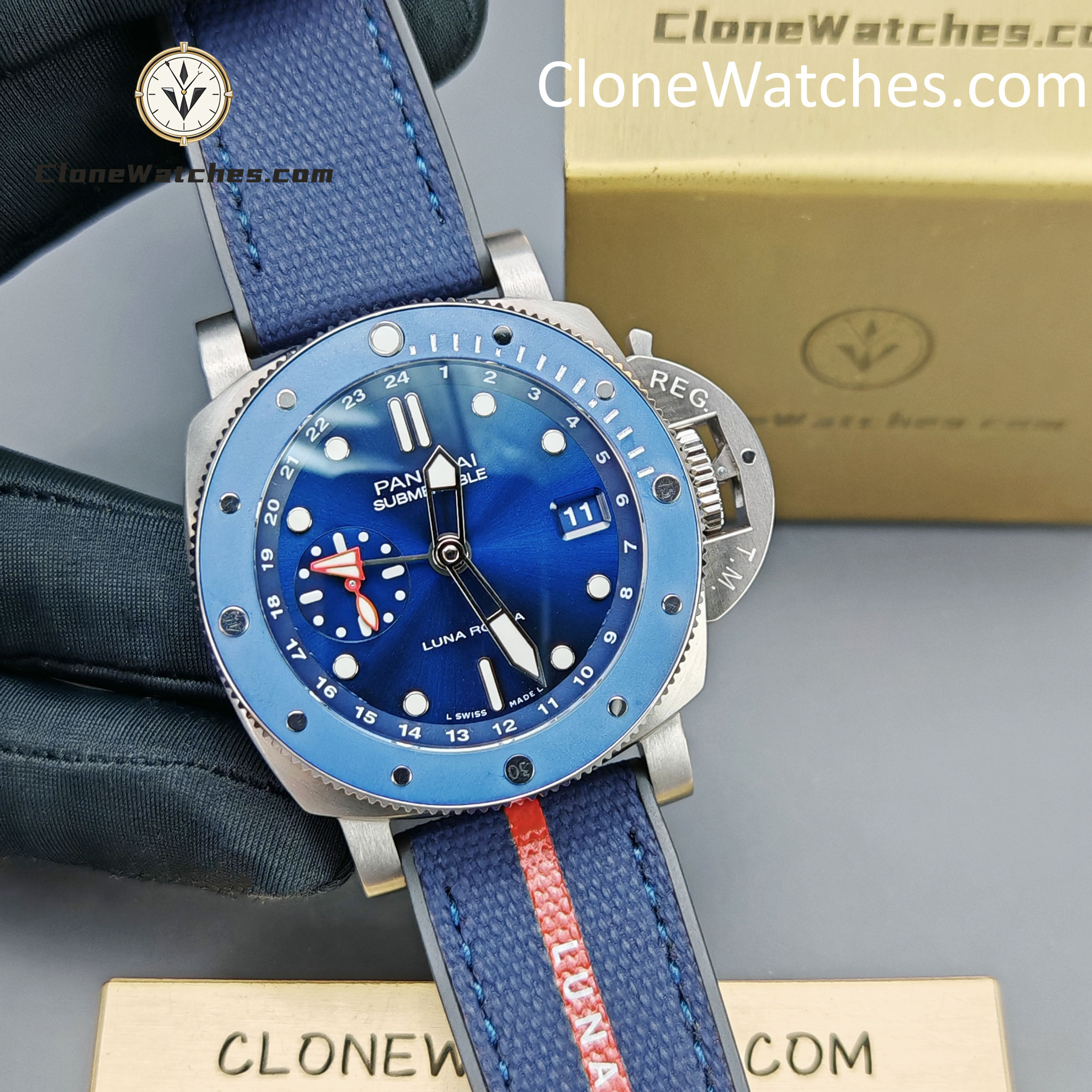 Panerai Super Clone Watches 1:1 Submersible GMT Luna Rossa Titanio PAM01507 42mm