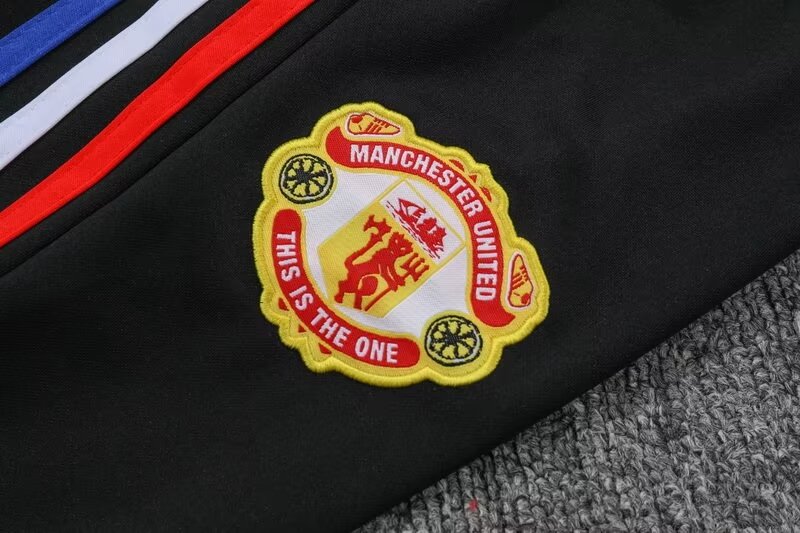 2024/25 Manchester United Half Zip Training Kit..