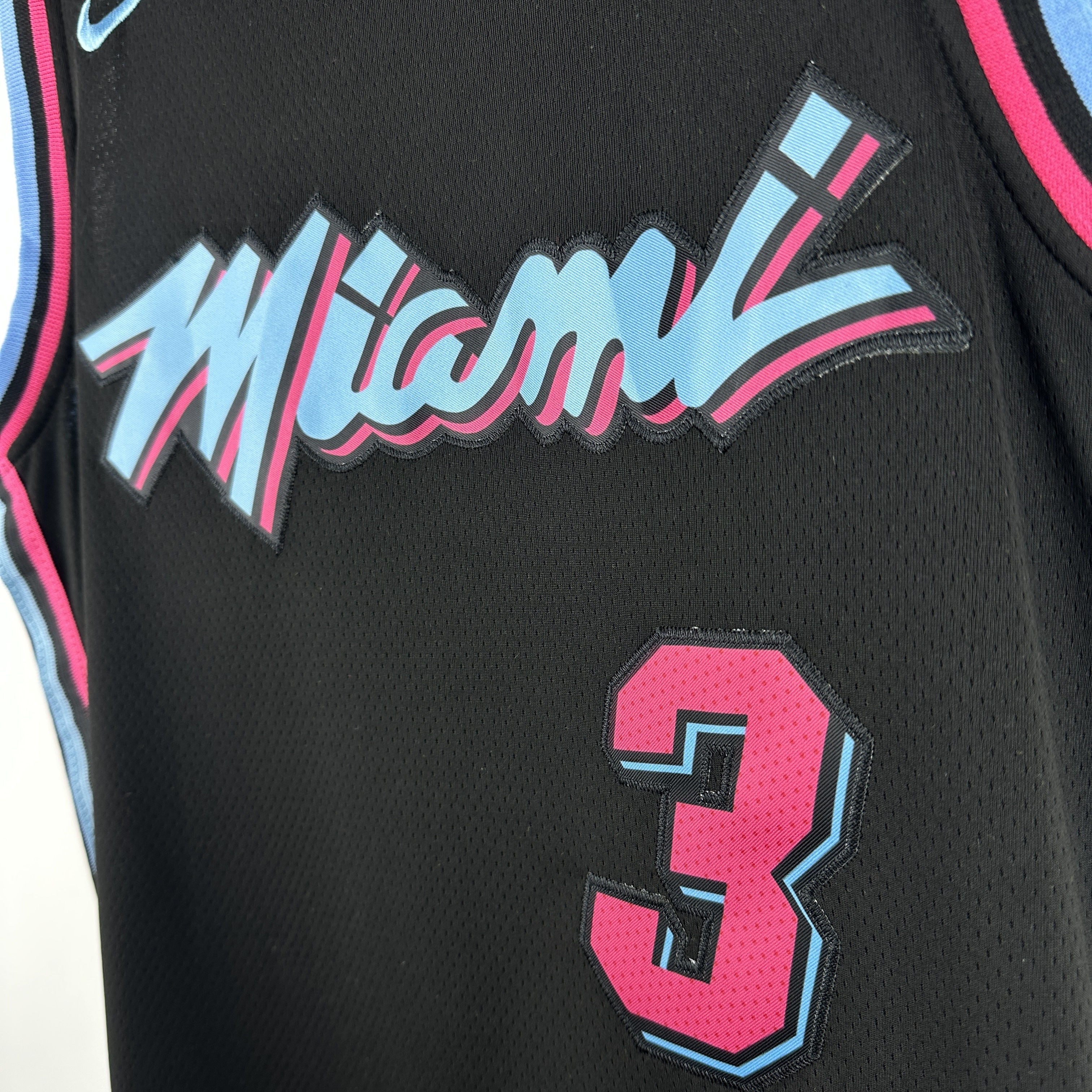 Embroidered Heat Crew Neck Black No. 3 Dwyane Wade