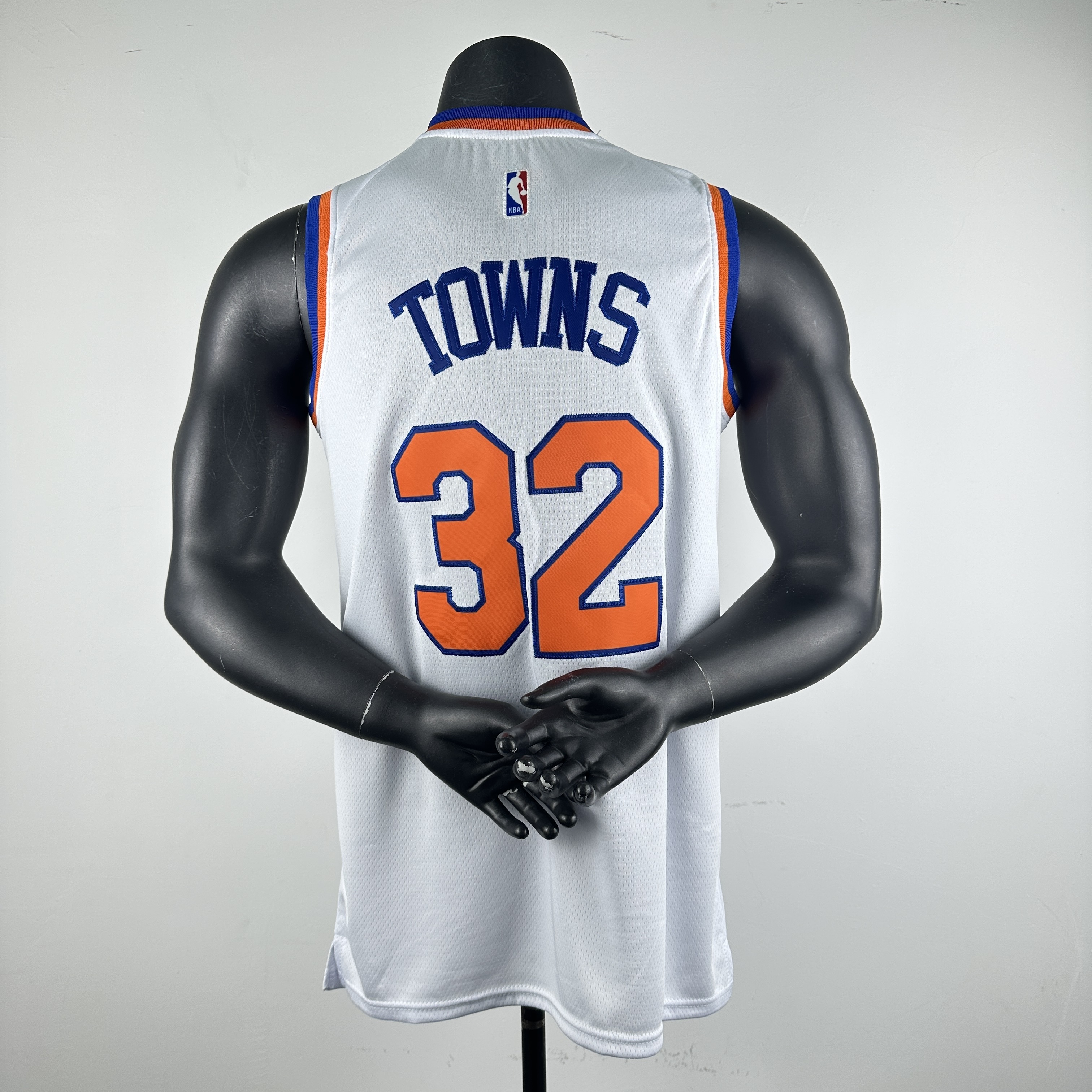 Embroidered Knicks White No. 32 Towns