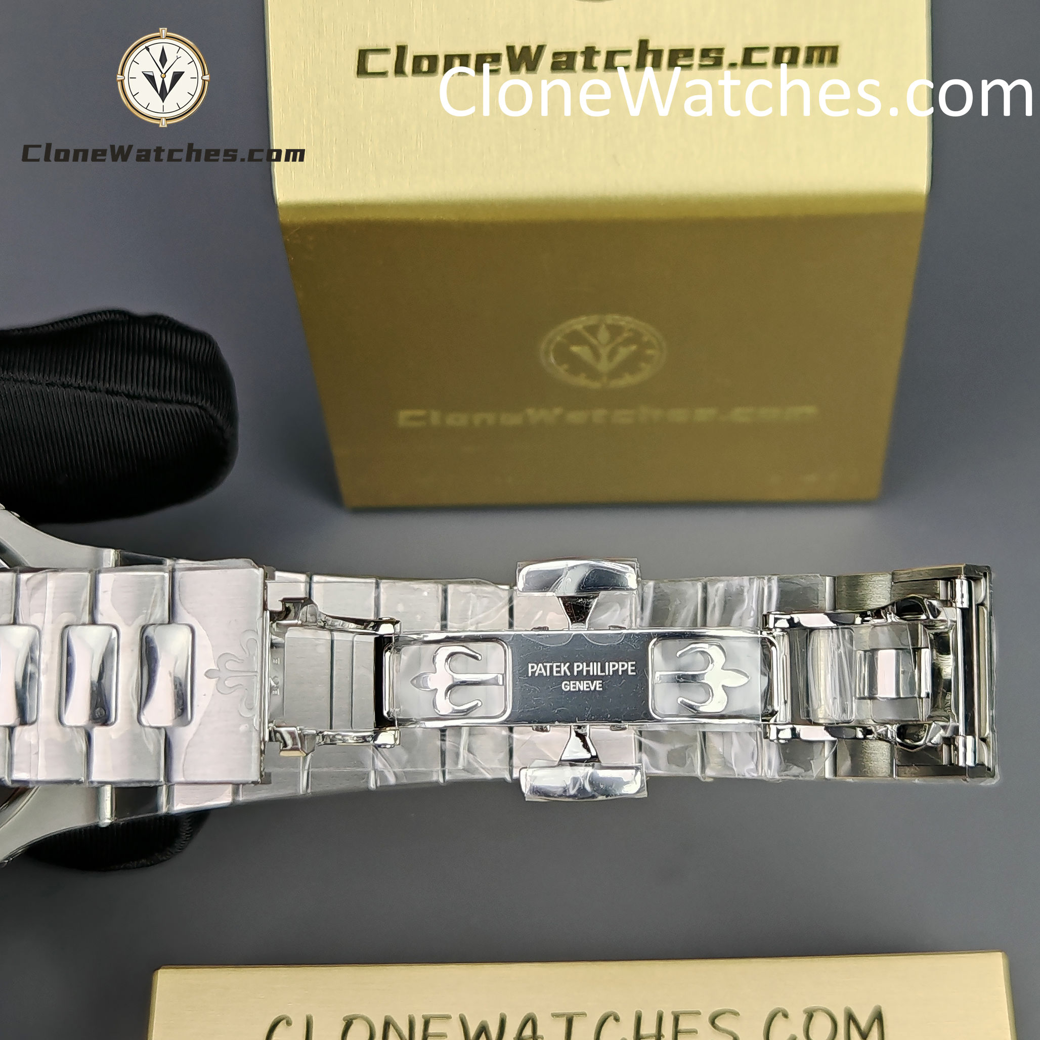 Patek Philippe Super Clone Watches 1:1 Nautilus Moon Phase 5712 Tiffany & Co Blue Dial New Clasp
