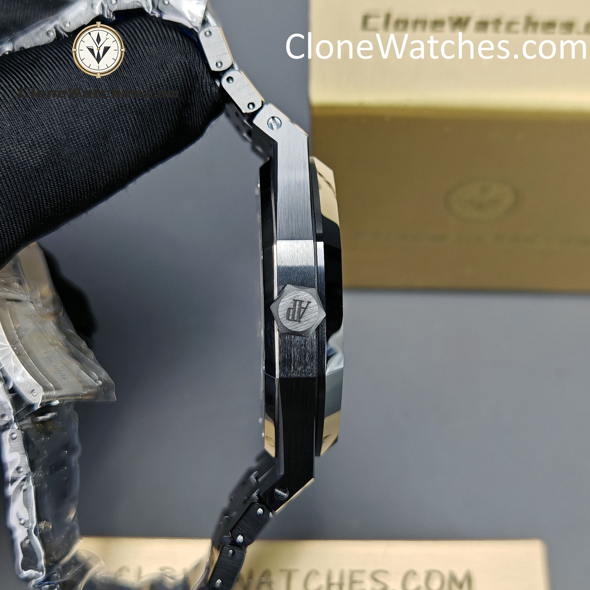 Audemars Piguet Super Clone Watches 1:1 Royal Oak 15400 Black Ceramic Black Dial