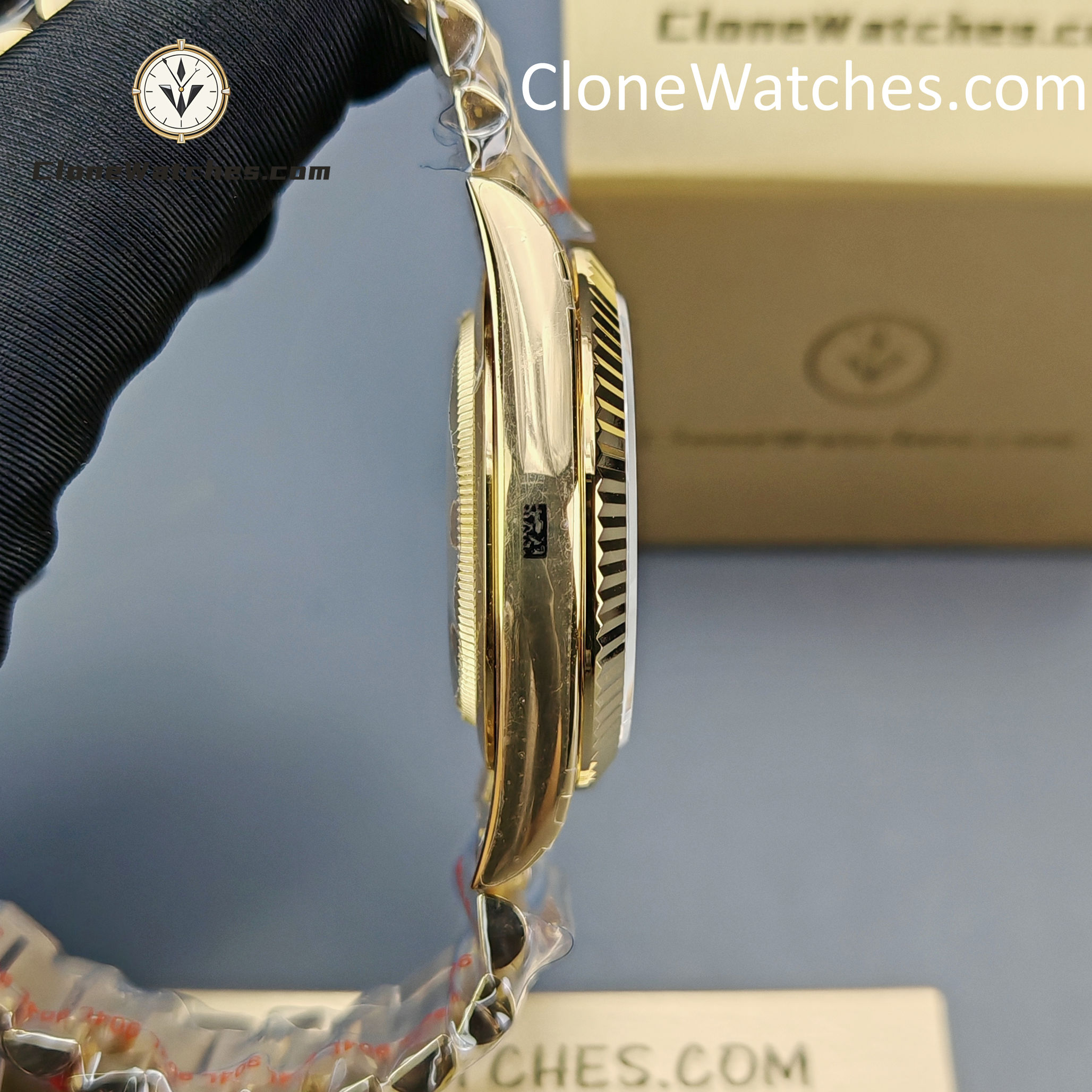 Rolex Super Clone Watches 1:1 Day Date 18K Gold Gradient Green Roman Dial 36mm m128238-0118 3255 Movement
