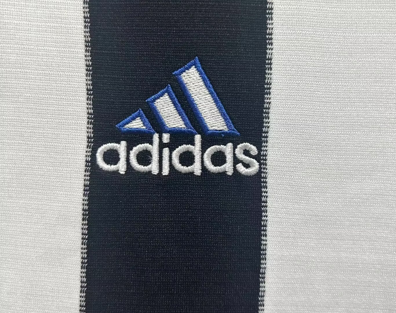 2000/01 Newcastle United Home Retro Shirt