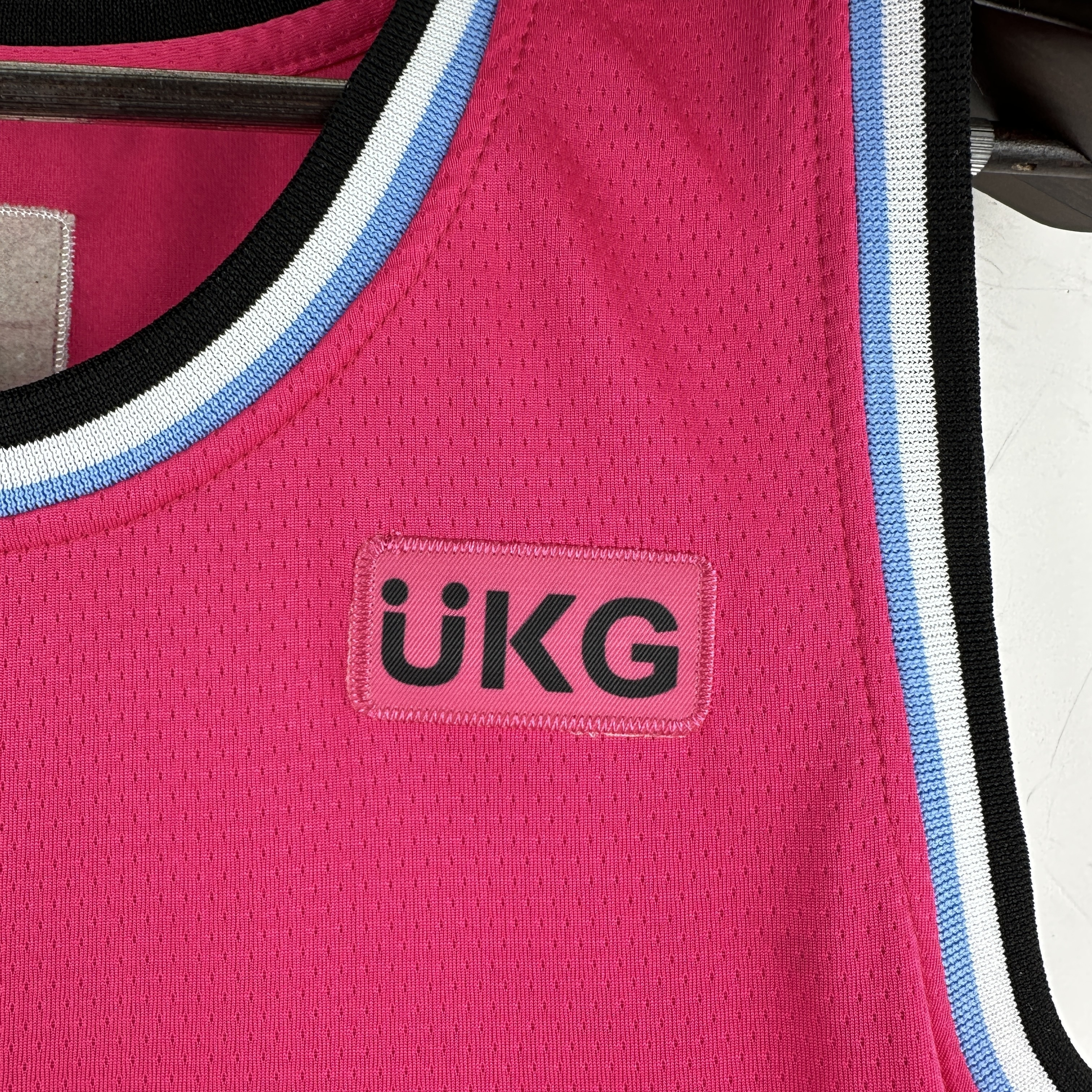 Embroidered Heat Crew Neck Pink No. 22 Butler