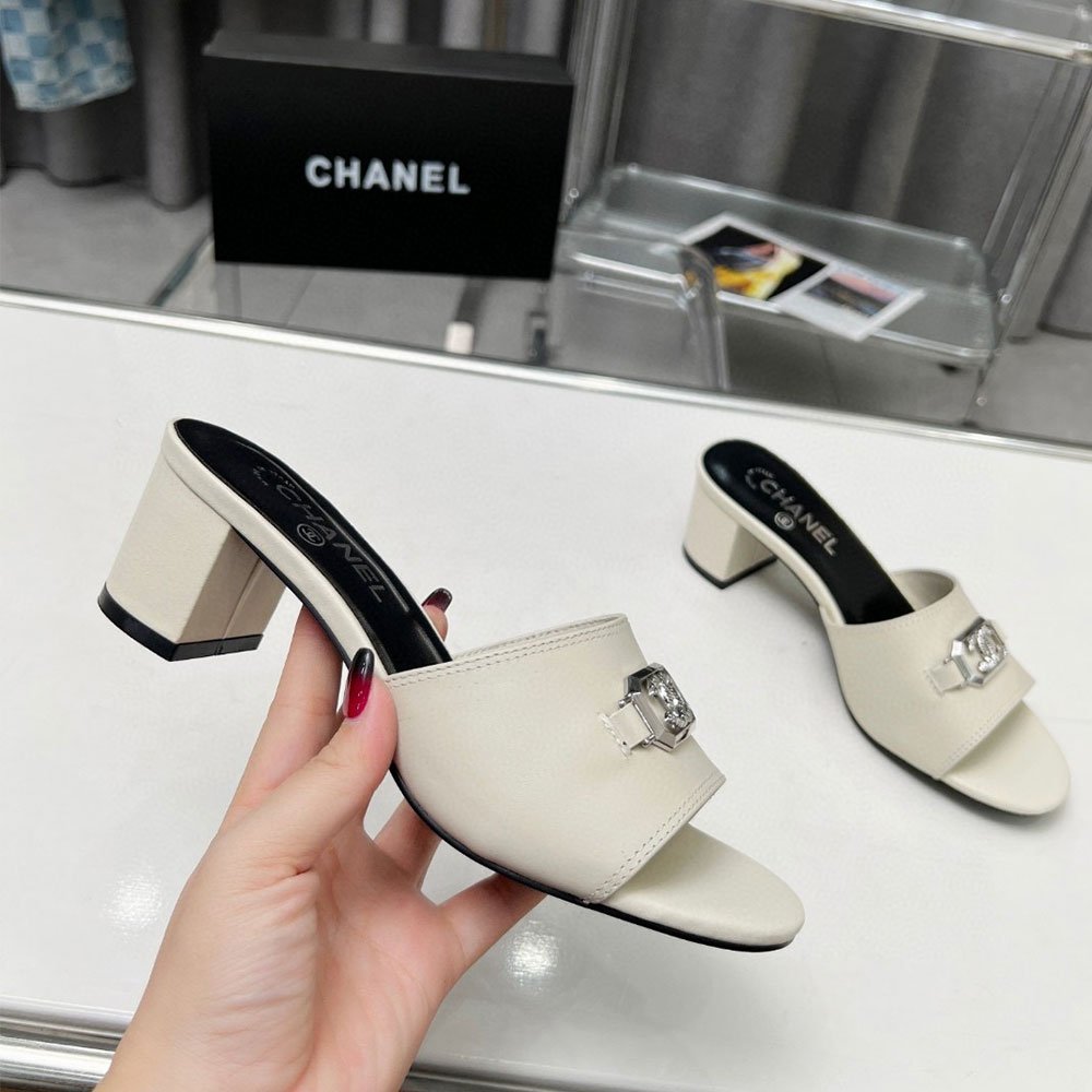 Chanel Flat Open-toed Flip-flops With Thick Heels Slide Sandal