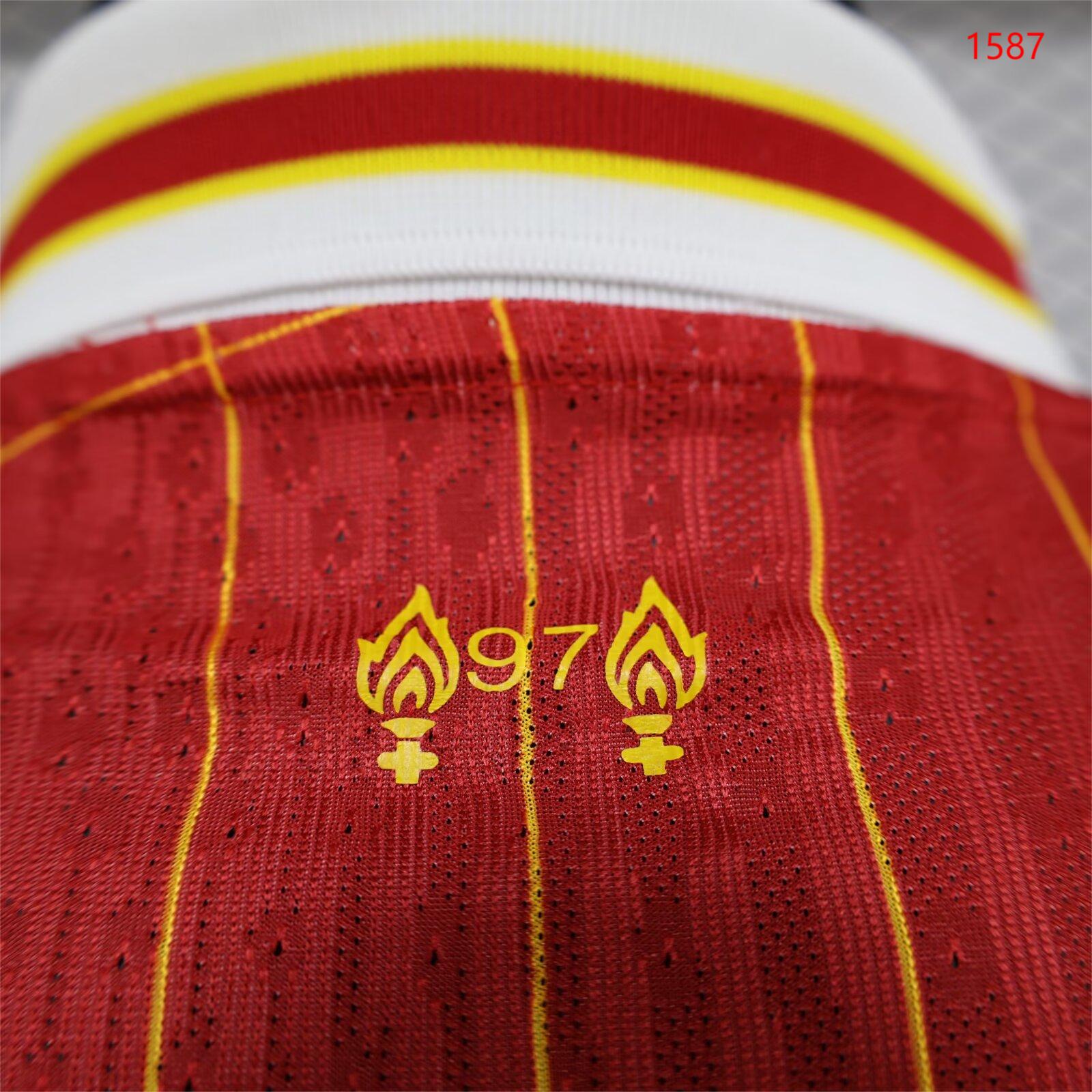 2024/25 LiverpoolHome long sleeve jersey