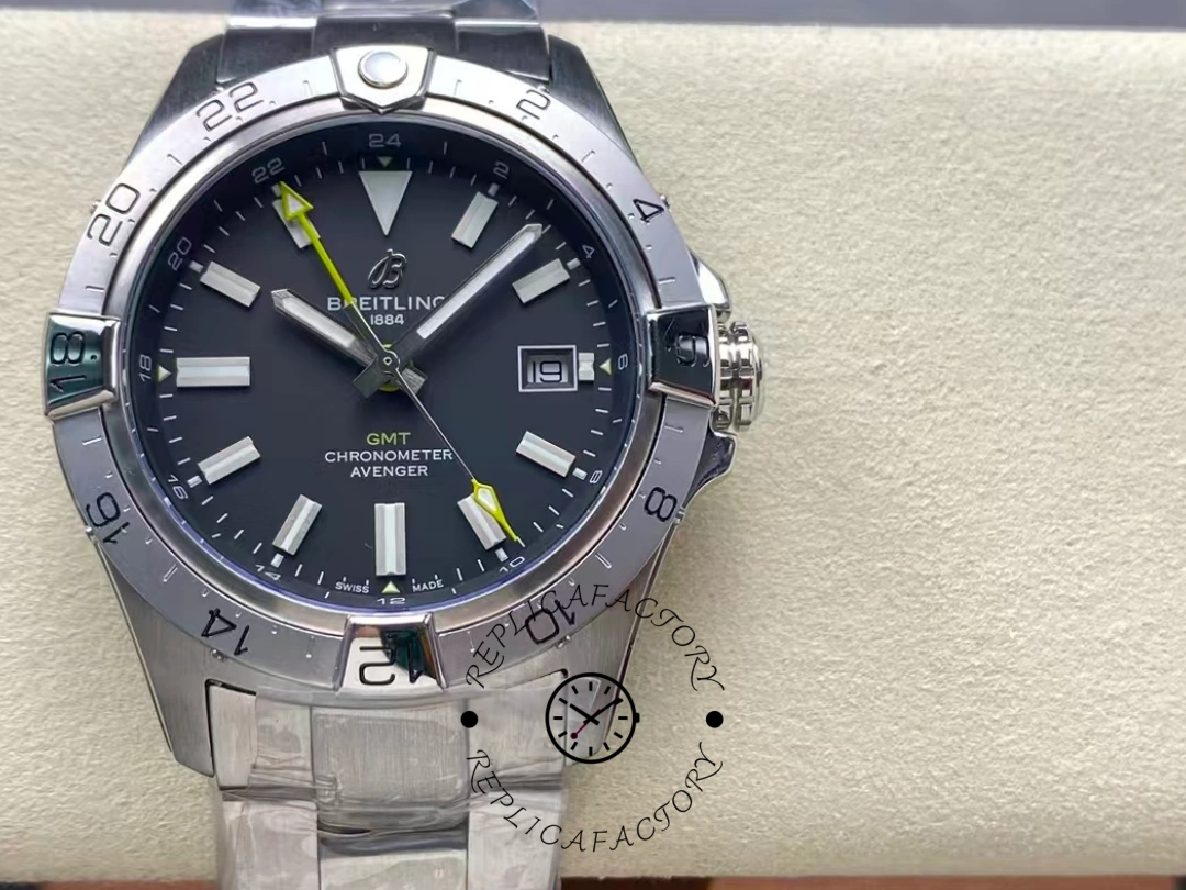 Breitling Avenger GMT 44MM Yellow Pointer A32320101B1A1 Replica