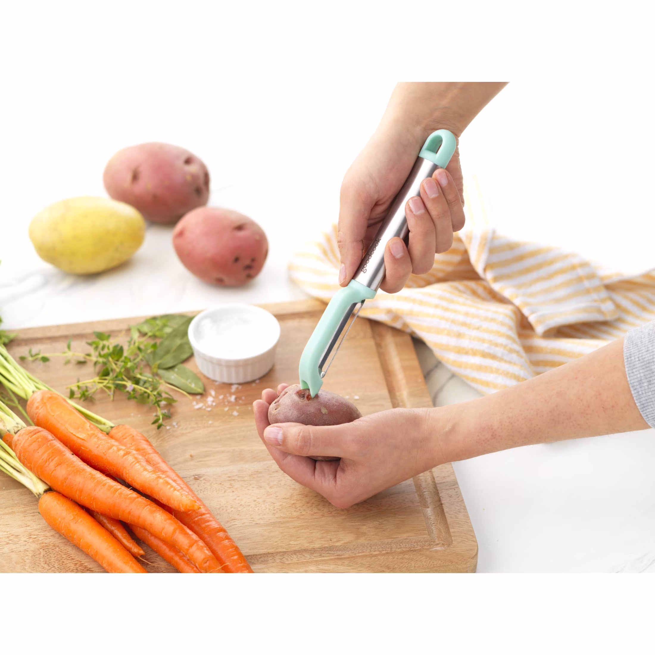 GoodCook Pro Swivel Peeler