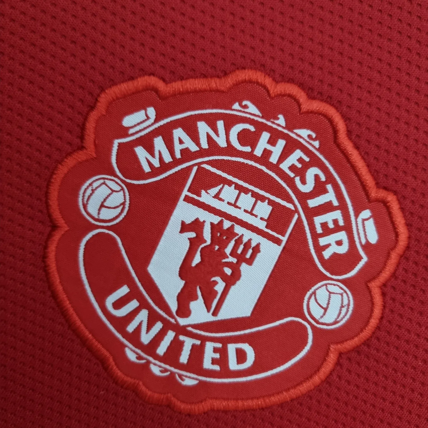 2022/2023 Manchester United training red jersey - Fans Edition