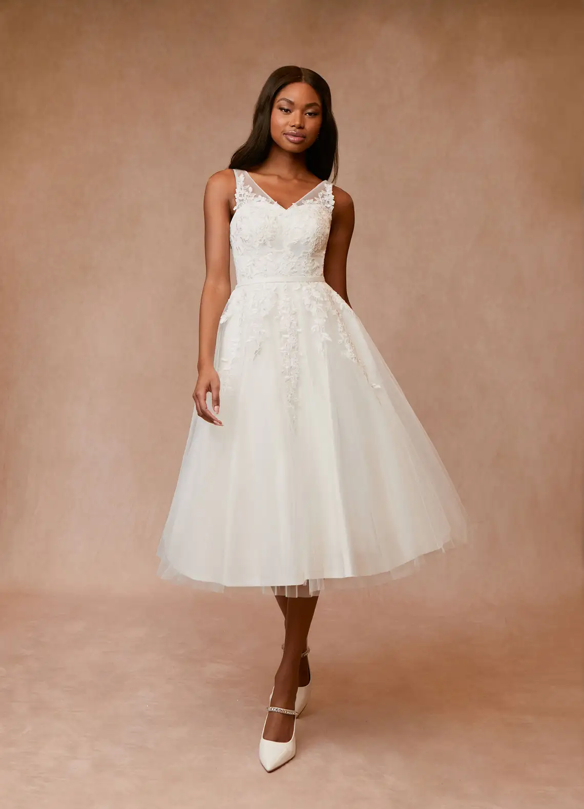 Diamond White A-Line V-Neck lace Satin Dress