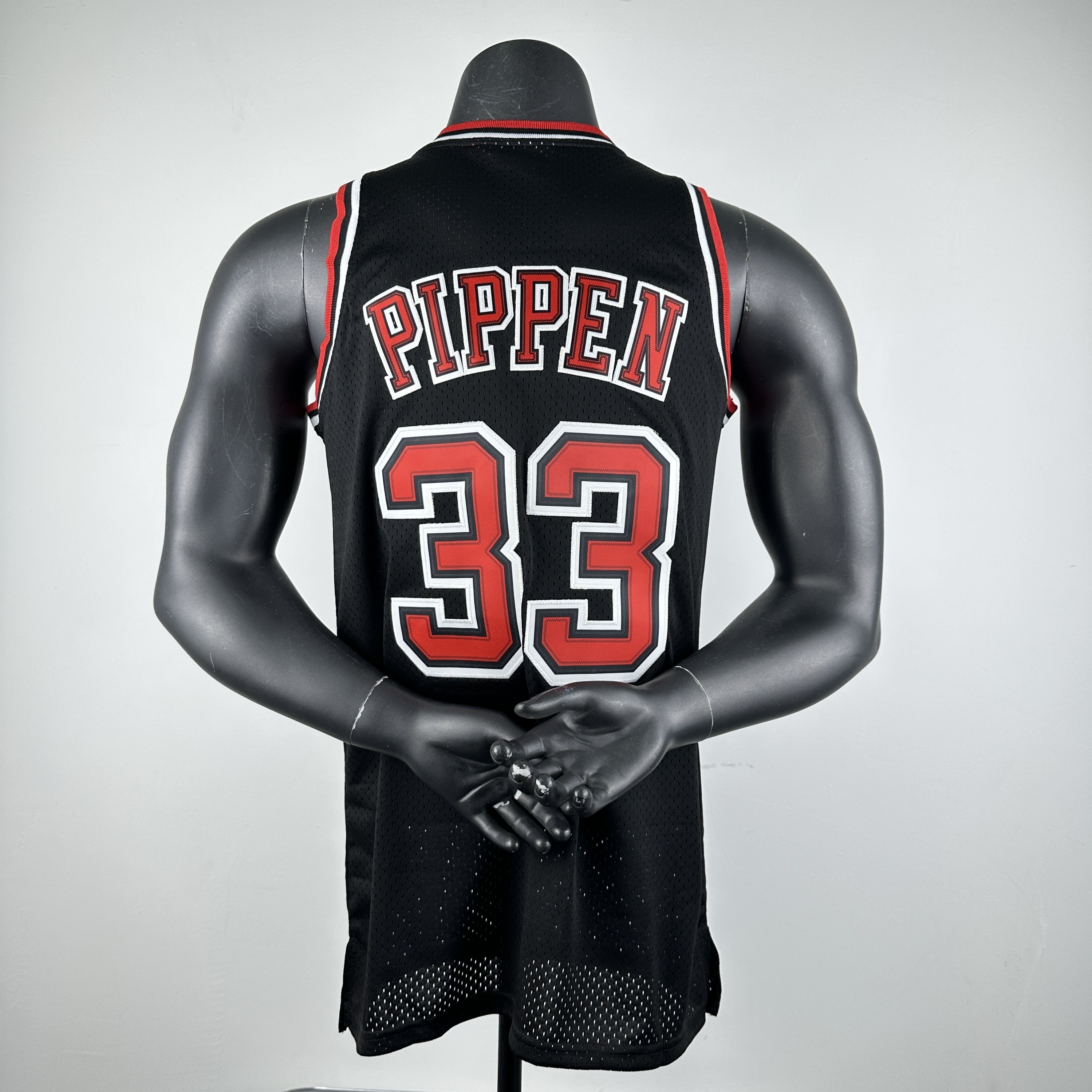 Embroidered MN retro jersey, Bulls 97/98 season, black, No. 33, Scottie Pippen