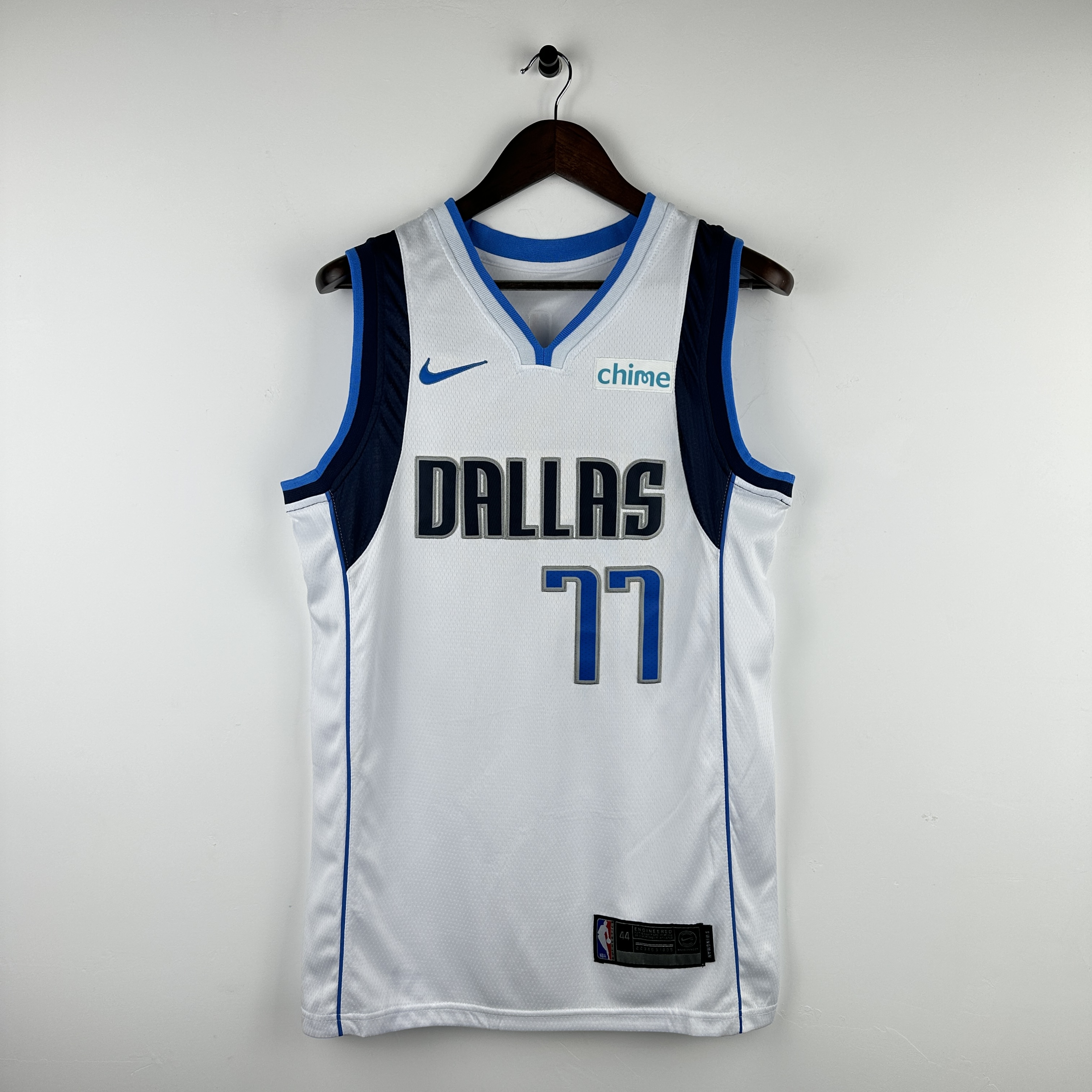 Embroidery Mavericks White No. 77 Doncic