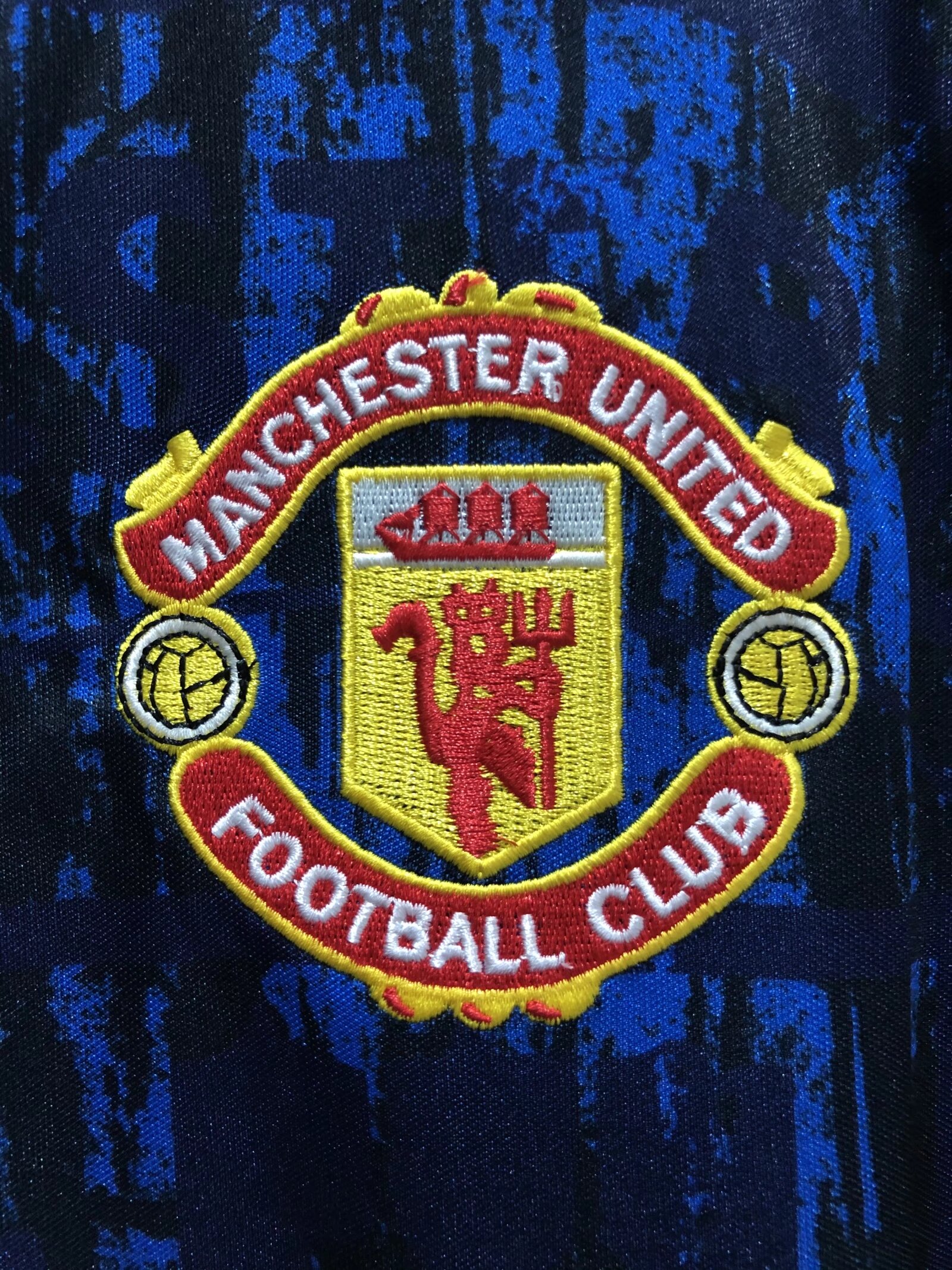 1993 Manchester United black and blue retro jersey