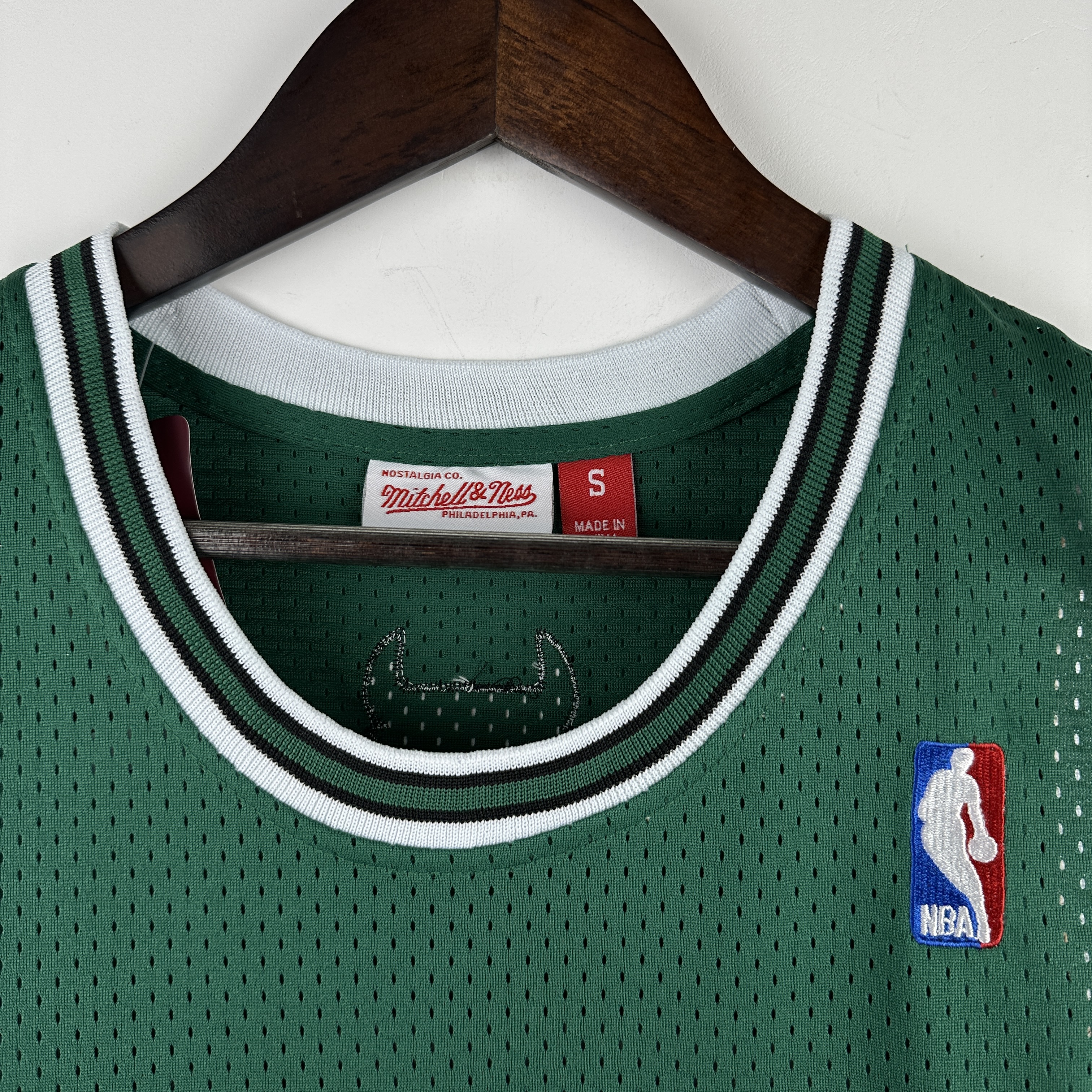 Embroidered MN Retro Jersey Bulls 08/09 Season Green No. 1 Rose