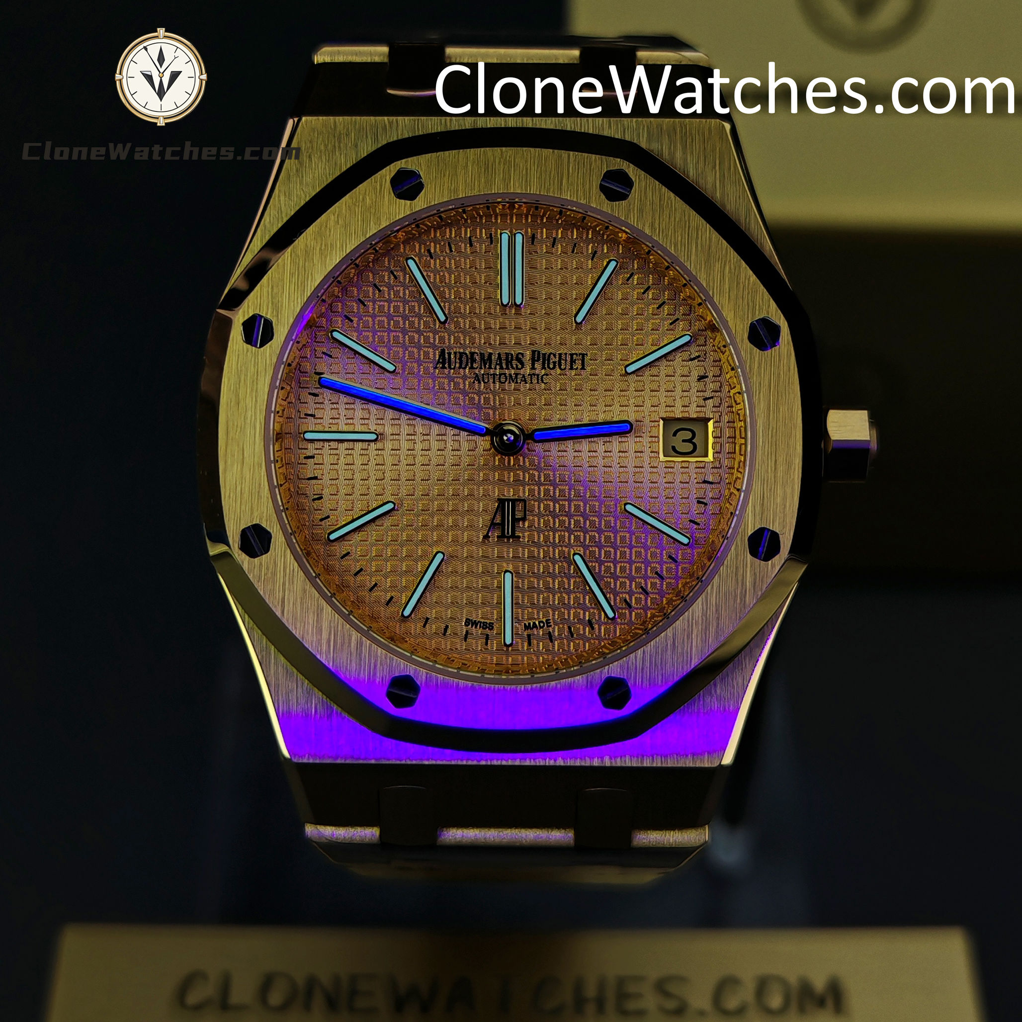 Audemars Piguet Super Clone Watches 1:1 Royal Oak “Jumbo” Extra-Thin Gold Dial 15202BA 39mm