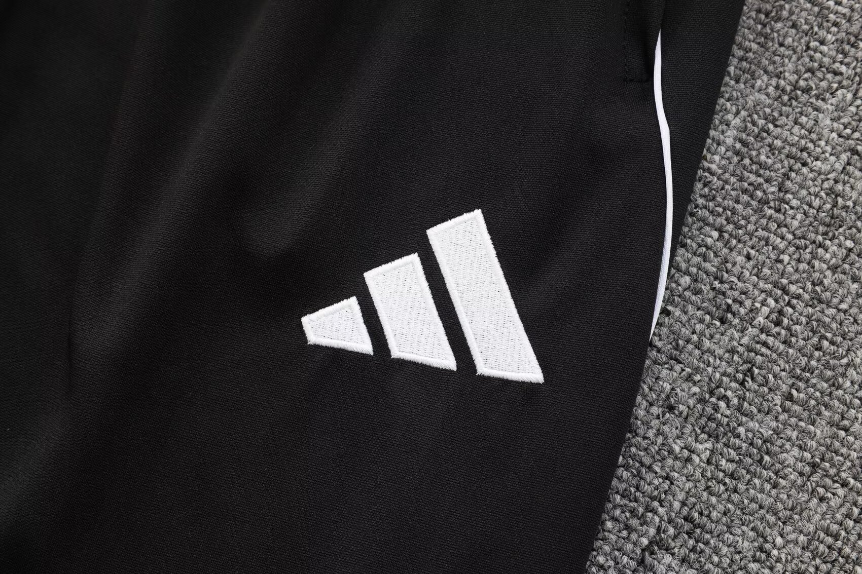 2025/26 Real Madrid black training kit