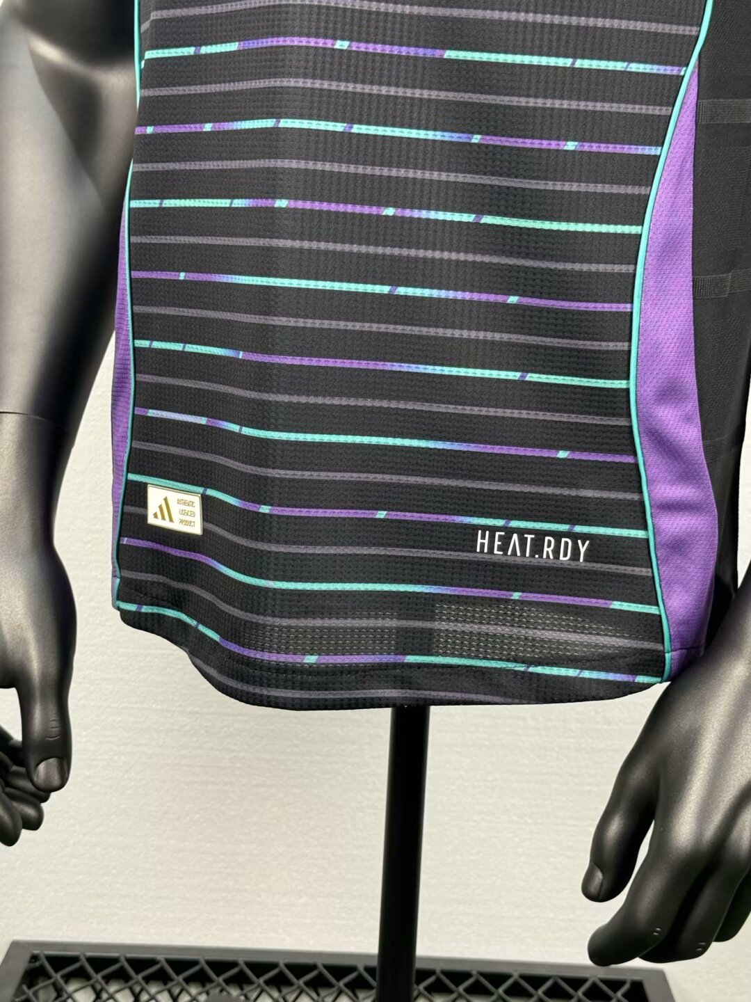 25-26 Manchester United training kit - player version