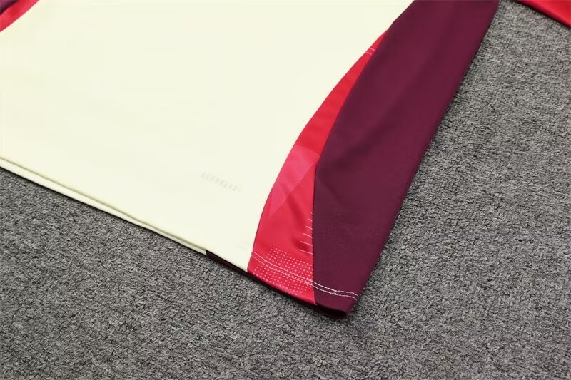 2024/25 Bayern Munich White Half-Zip Training Jersey