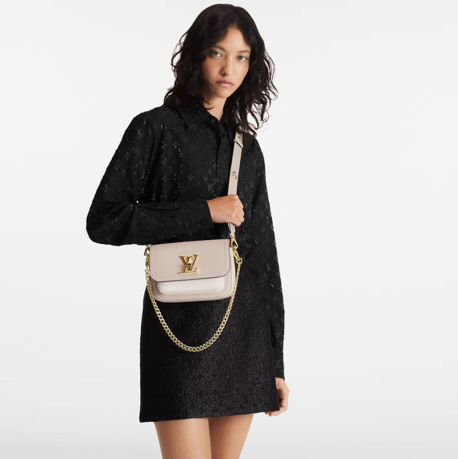Louis Vuitton M21084 LockMe Tender