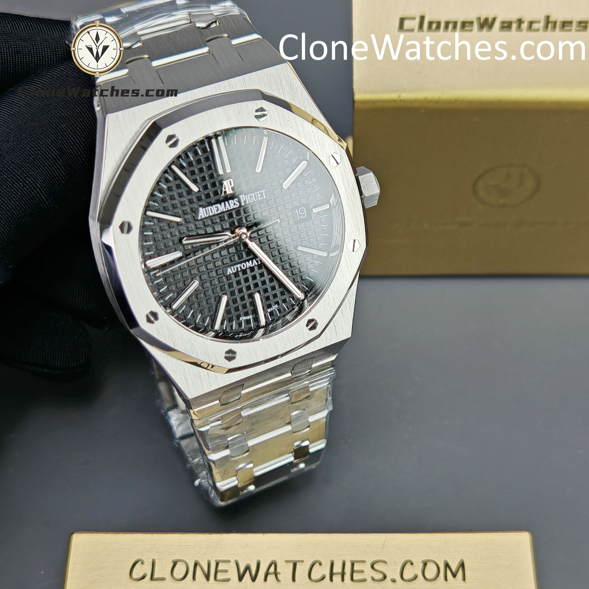 Audemars Piguet Super Clone Watches 1:1 Royal Oak 15400 Black Dial