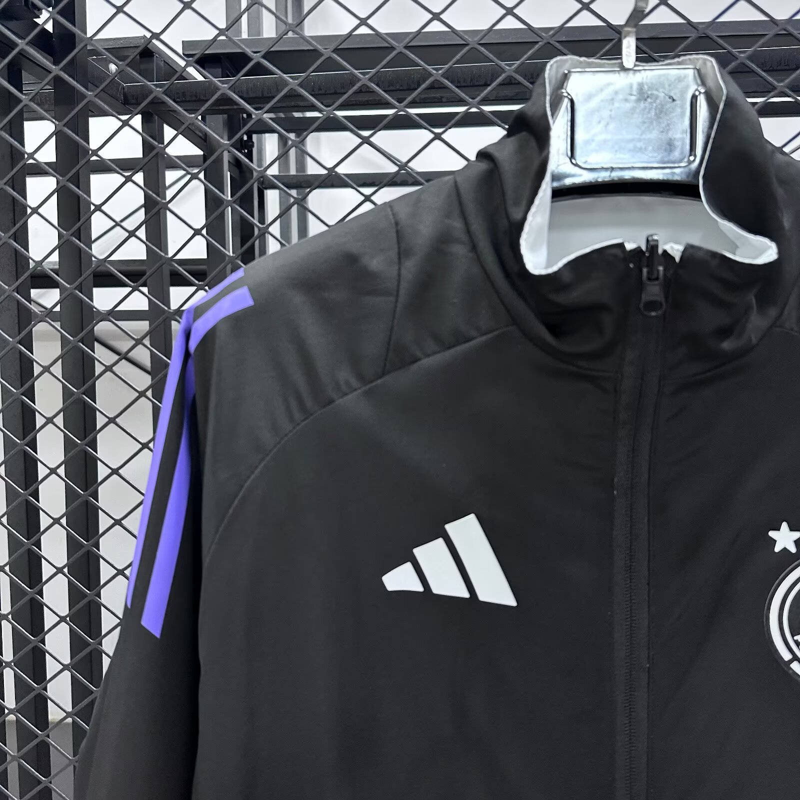 2025/26 German black and white double-faced windbreaker