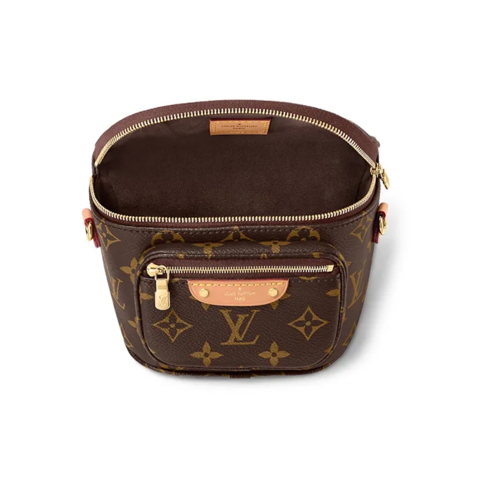 LOUIS VUITTION Bumbag With Chain