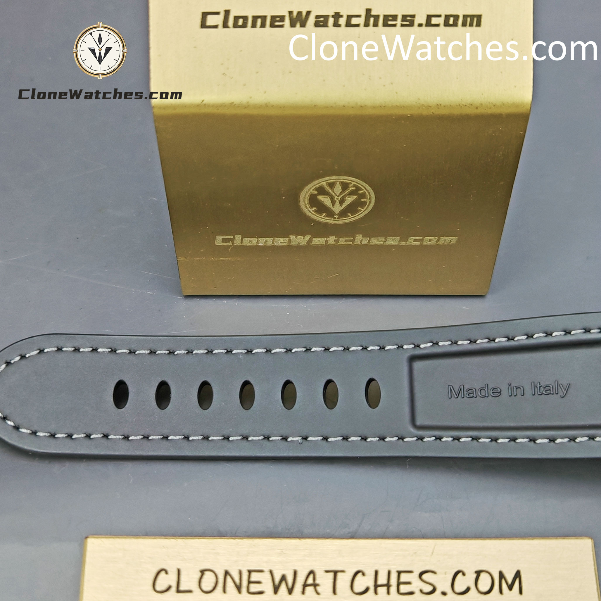 Panerai Super Clone Watches 1:1 Submersible QuarantaQuattro Luna Rossa PAM01681 44mm