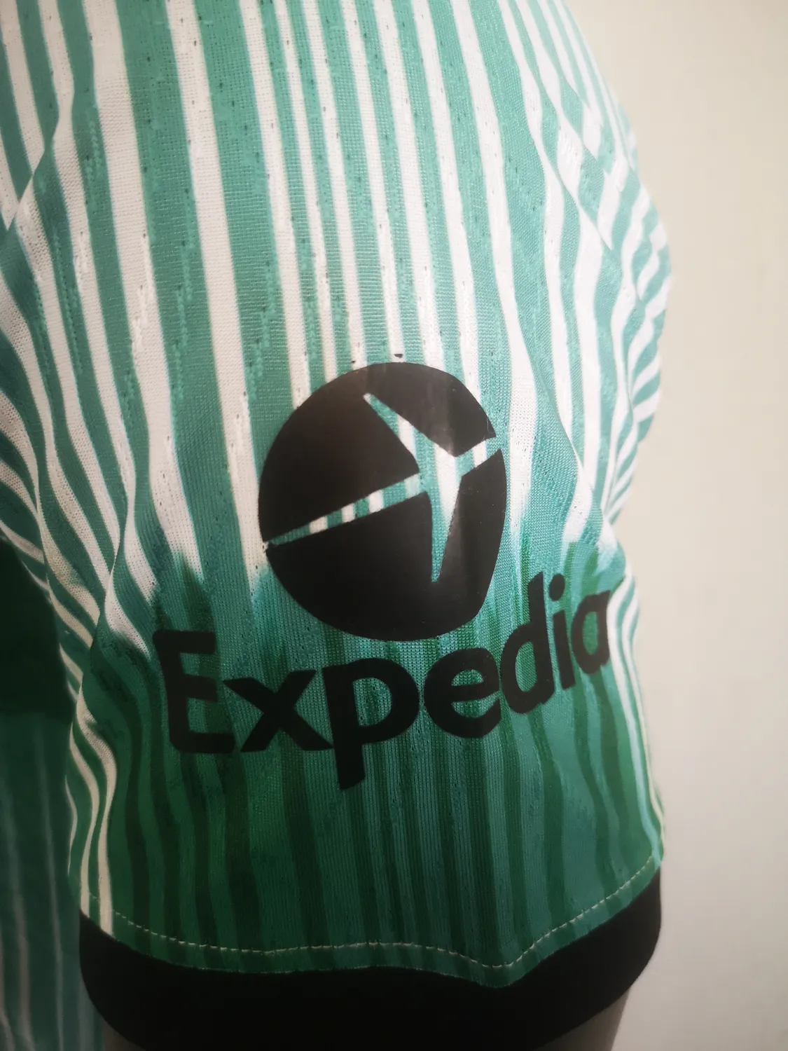 2023/24 Liverpool training player jersey 1:1 Thai quality