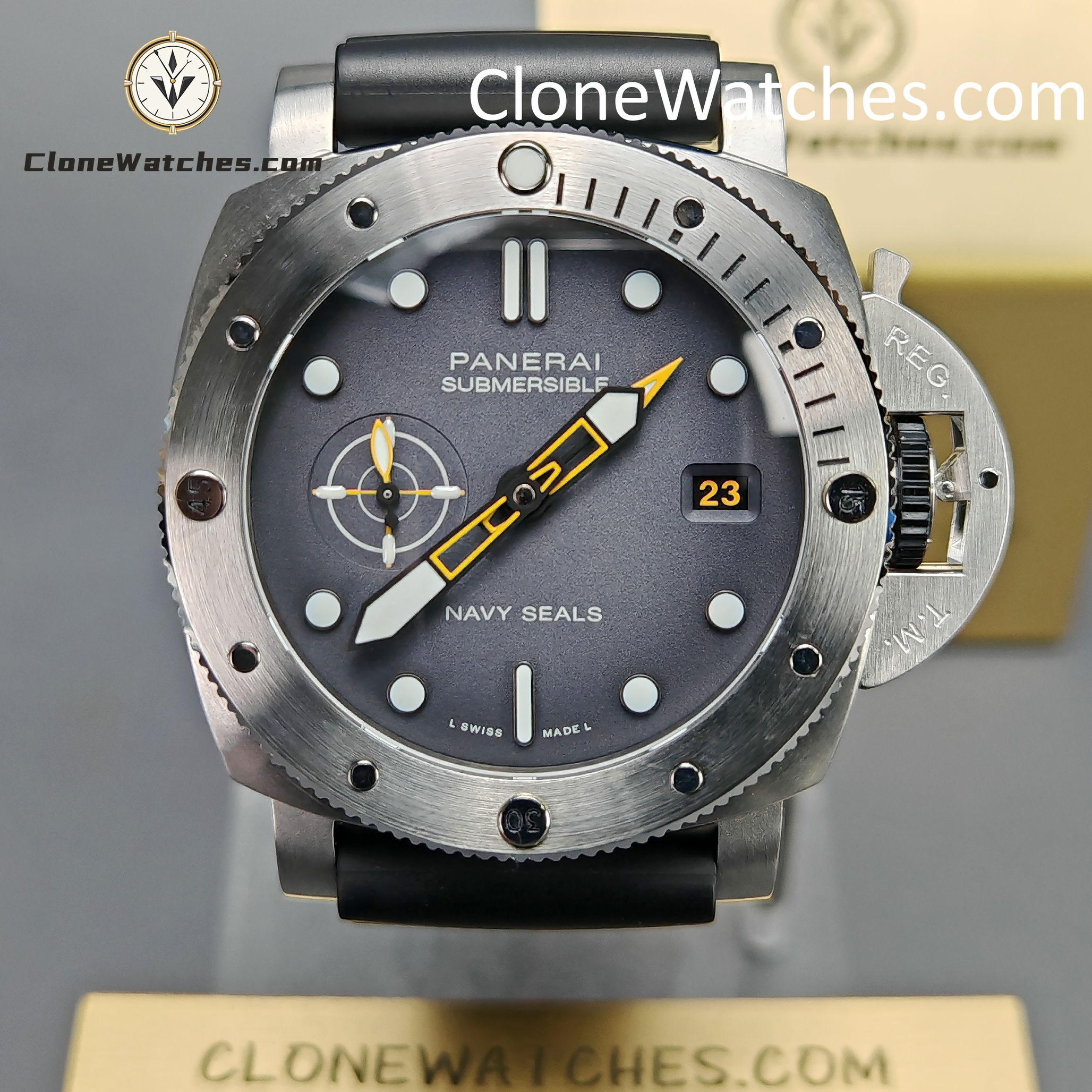 Panerai Super Clone Watches 1:1 Submersible GMT Navy SEALs PAM01323 Gradient Gray dial