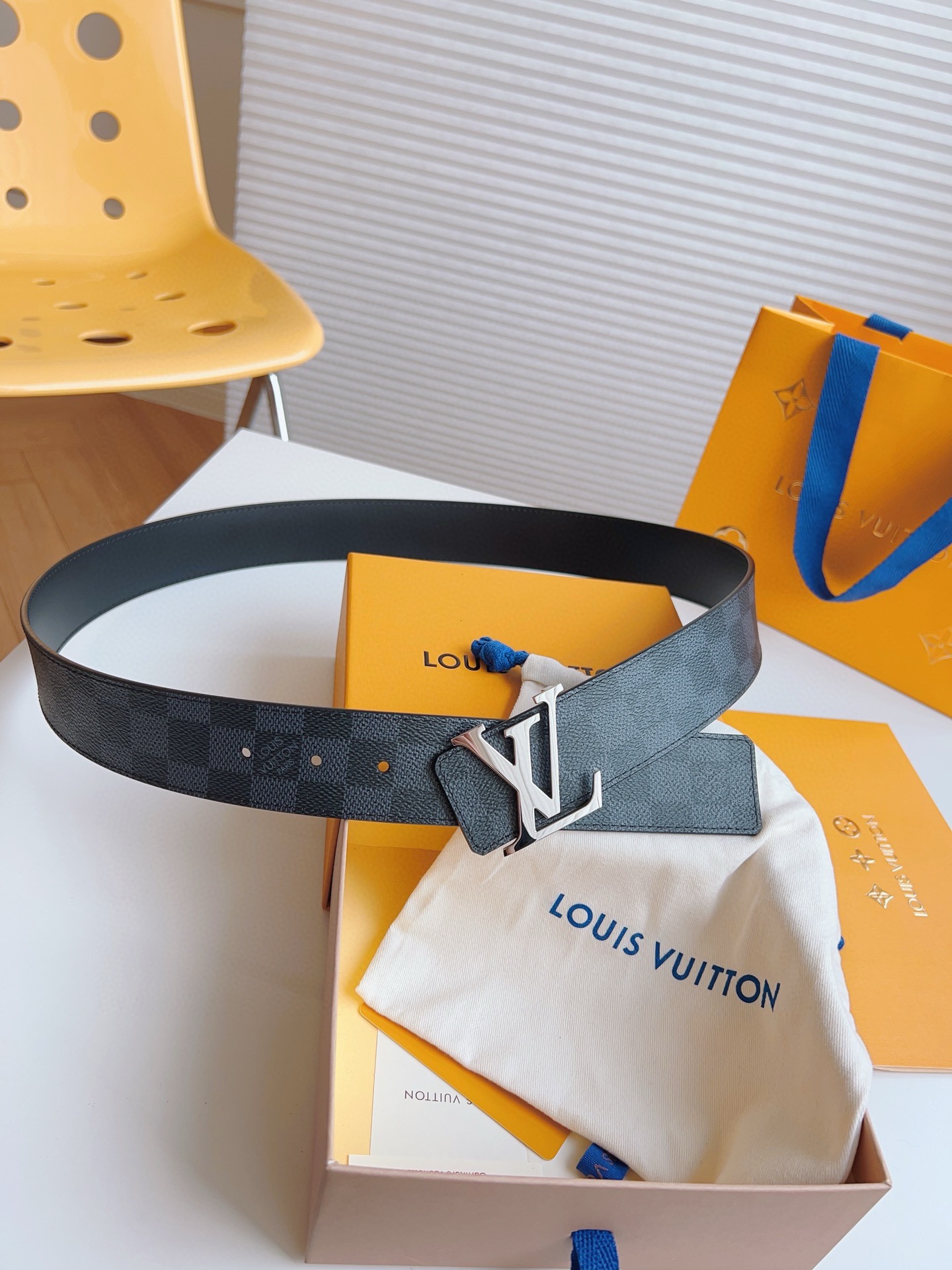 LV new high-quality belts