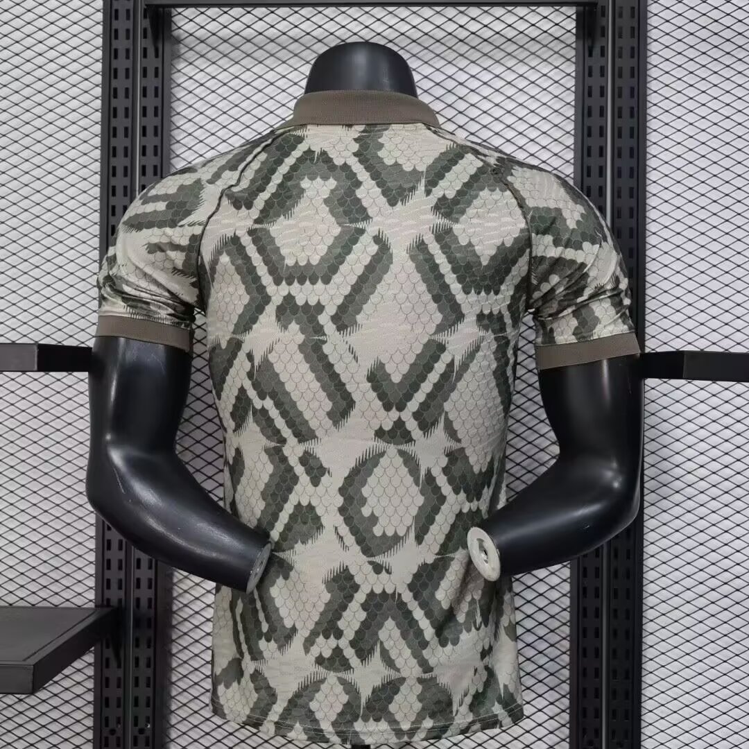 2025-26-FC Bayern Special Edition-Player Edition