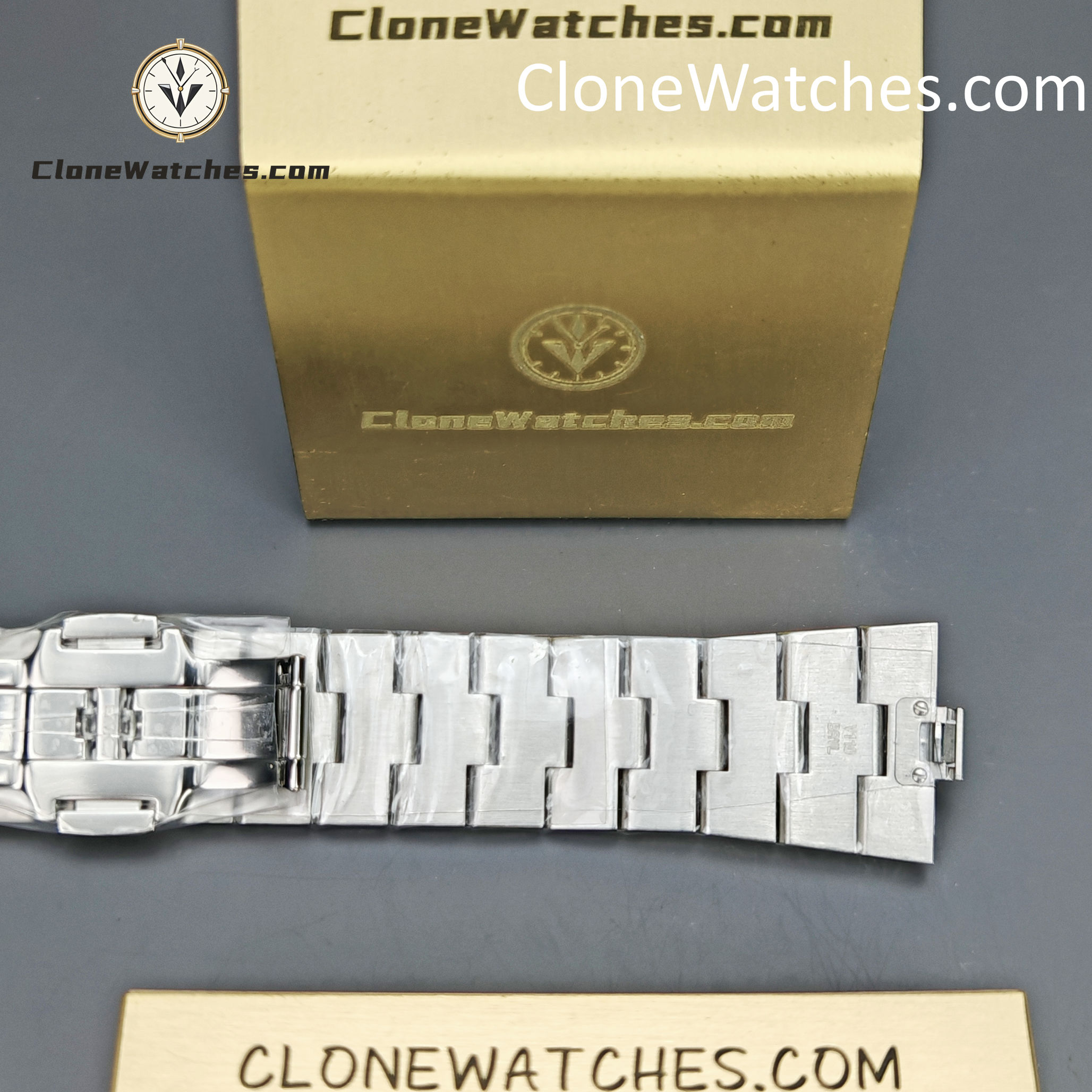 Vacheron Constantin Super Clone Watches 1:1 Overseas 4500V/110A-B146 Coffee Dial