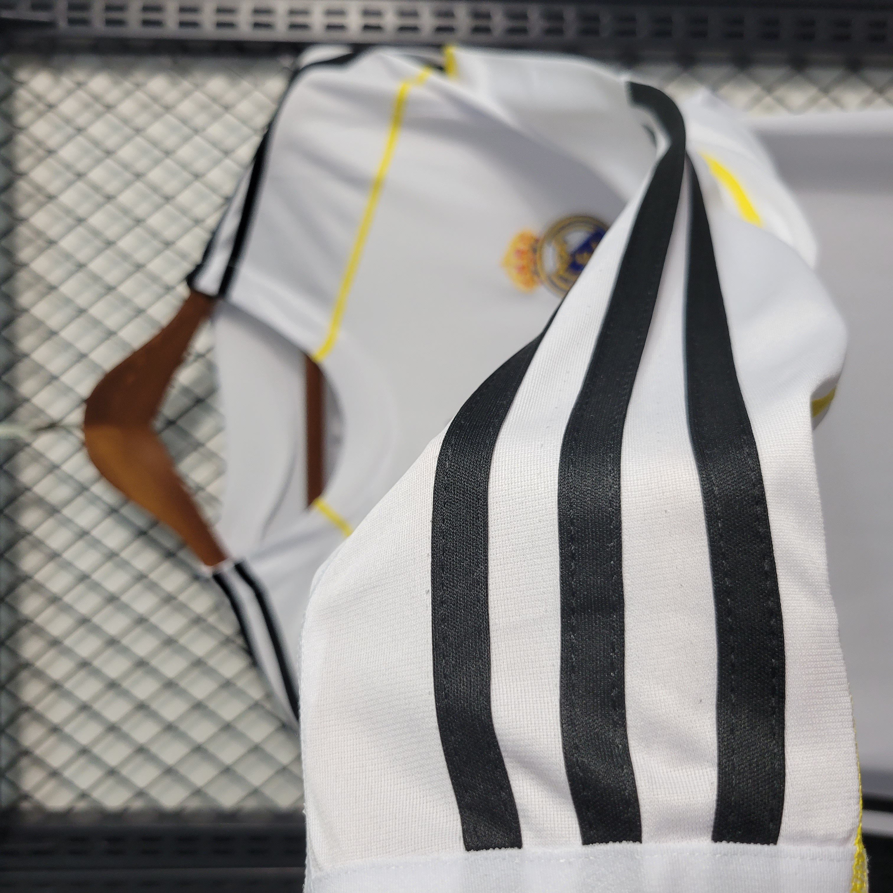 2009/10 Real Madrid Home Long Sleeve Retro Shirt - Fans Edition