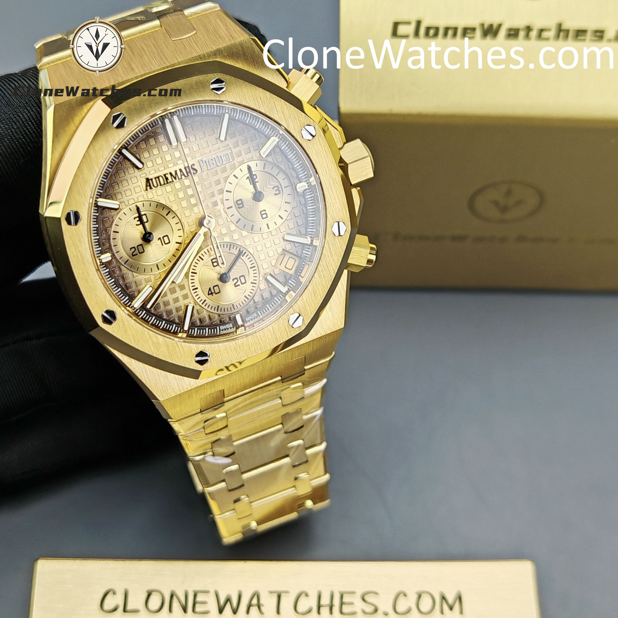 Audemars Piguet Super Clone Watches 1:1 Royal Oak Smoked Gold Dial 26240BA Selfwinding Chronograph